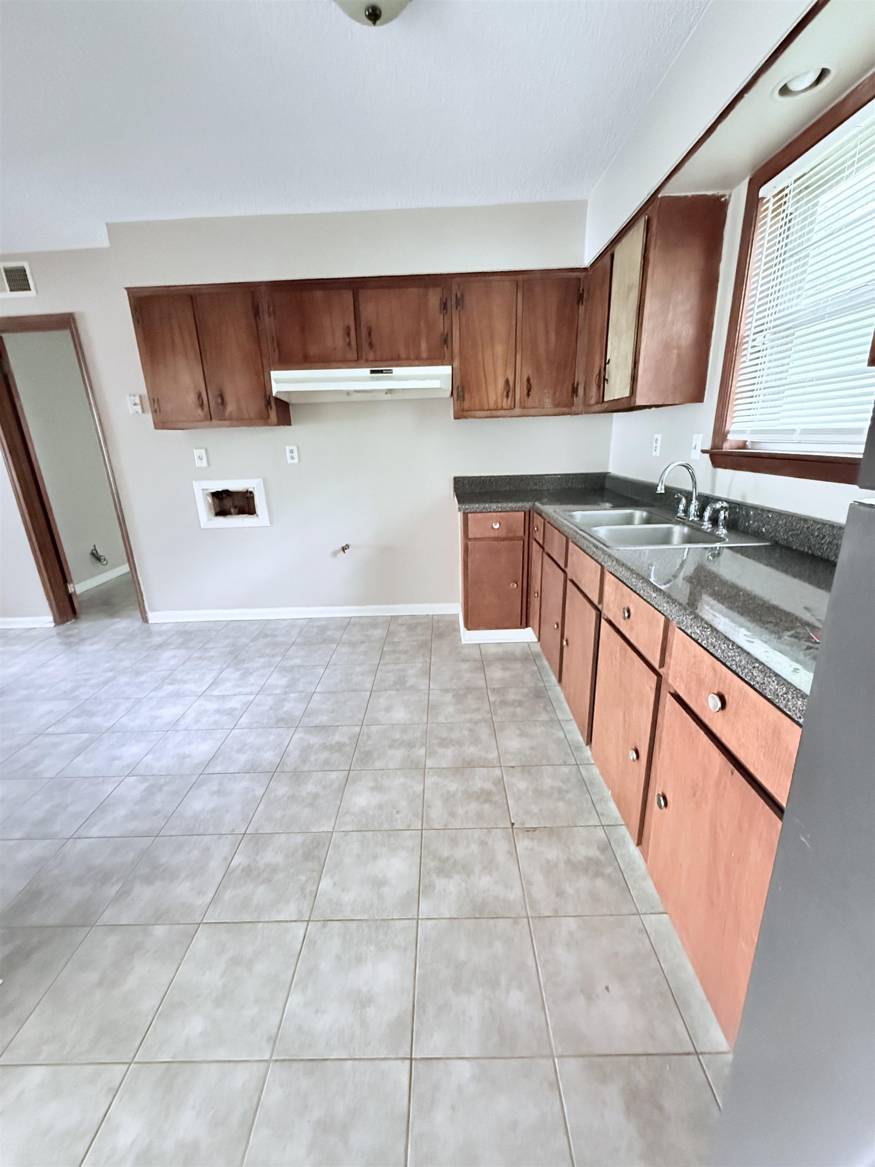 2077 Willow Wood Ave Property Photo 6