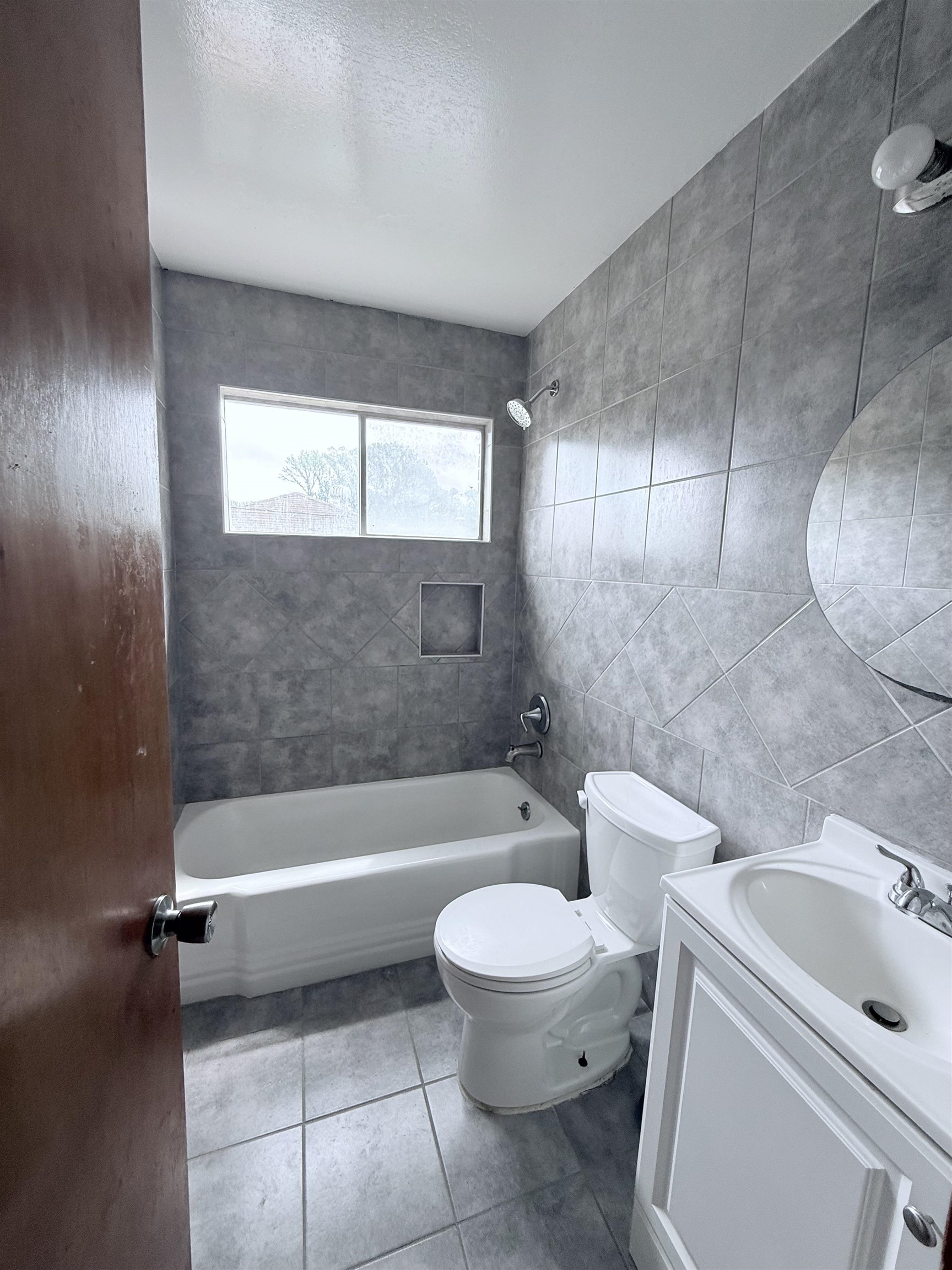 2077 Willow Wood Ave Property Photo 8