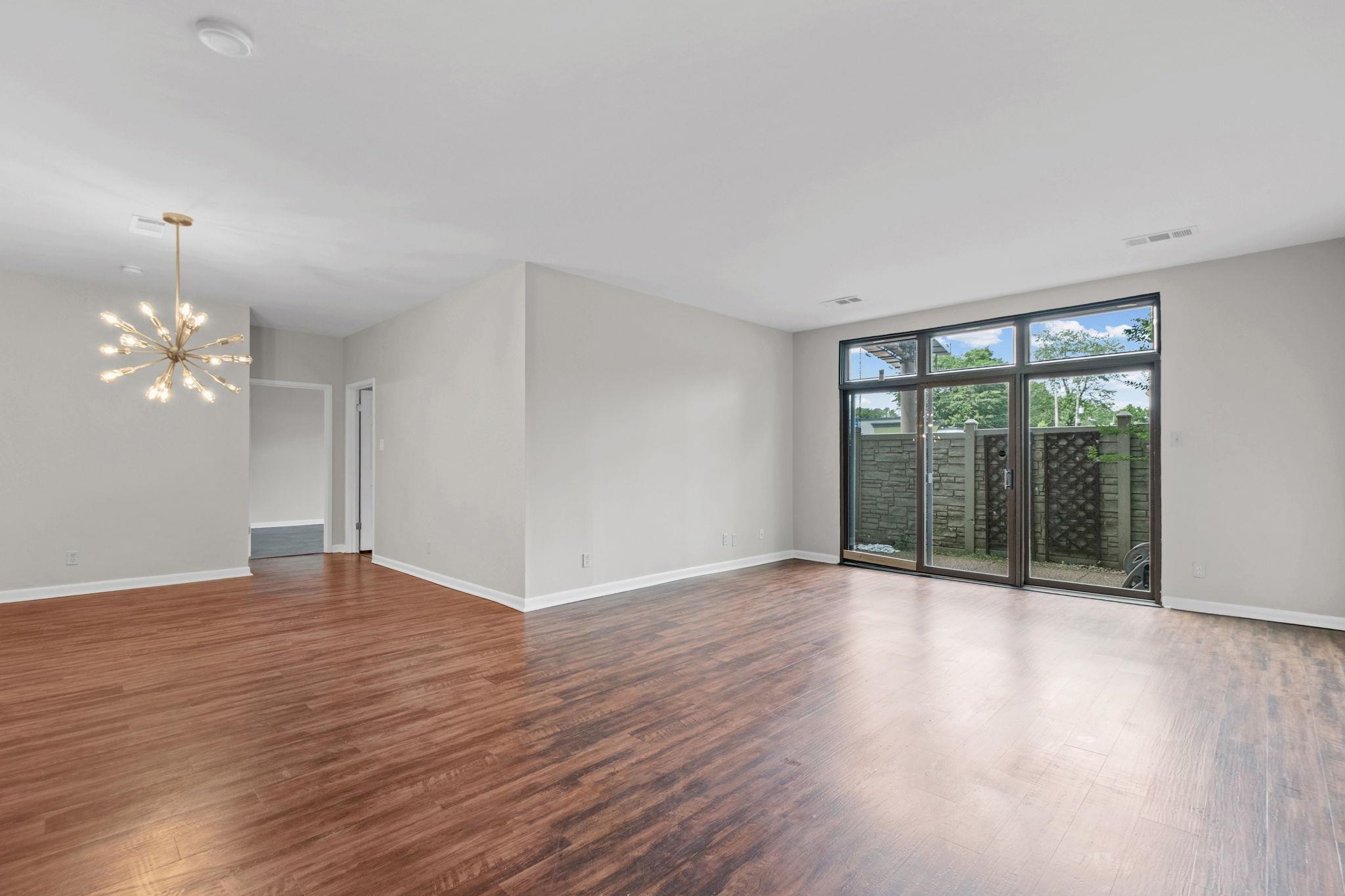 2277 Union Ave 103 Property Photo 11