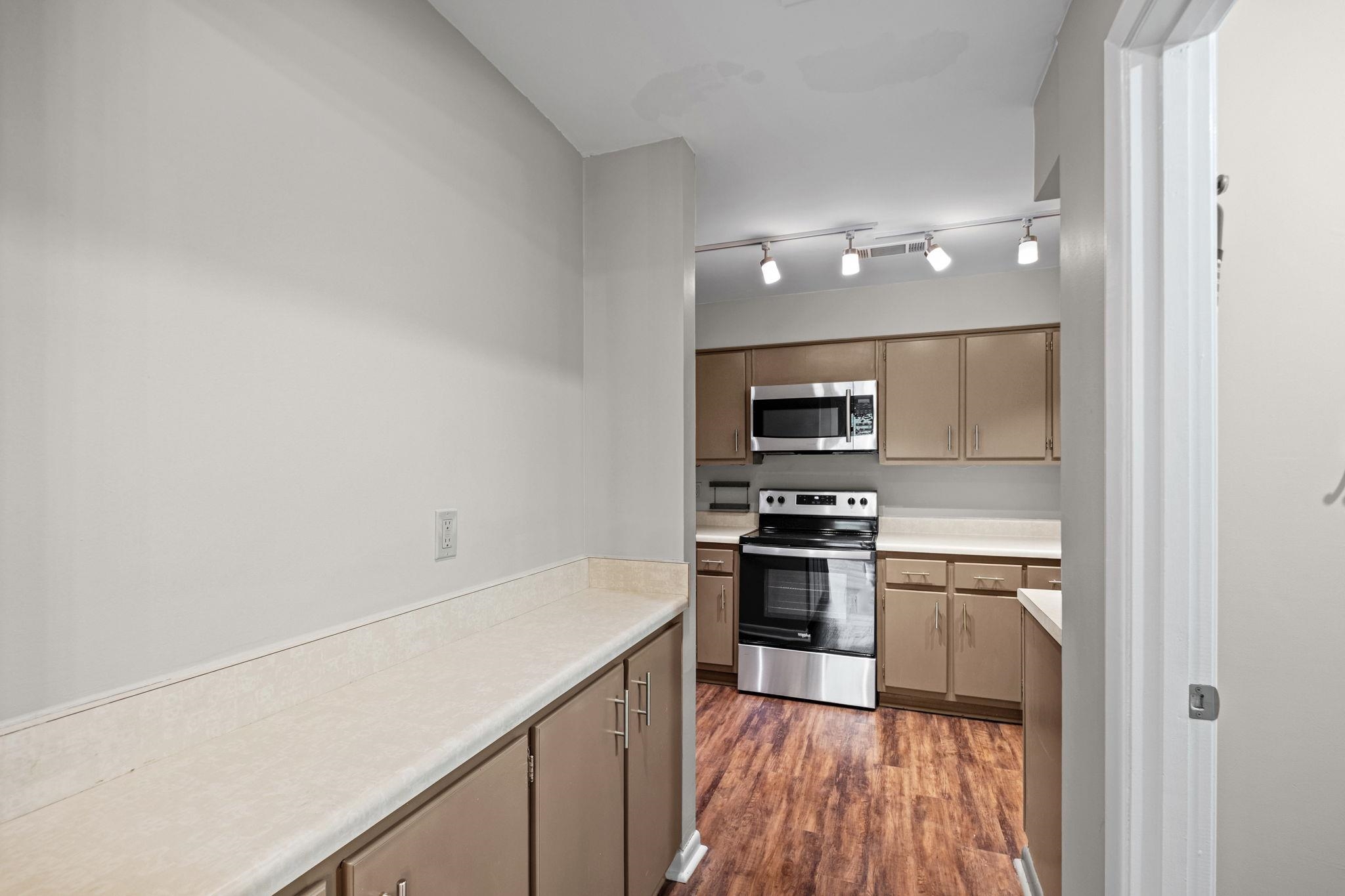 2277 Union Ave 103 Property Photo 15