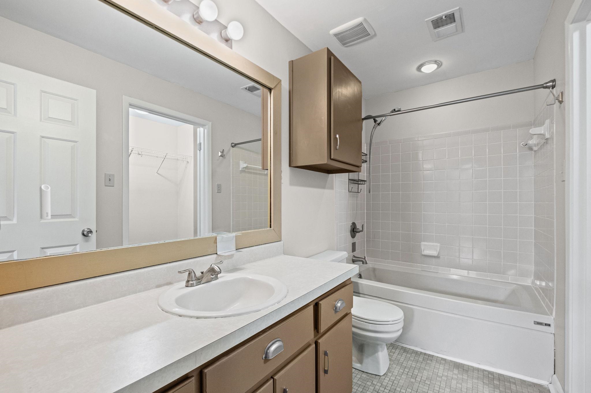 2277 Union Ave 103 Property Photo 22