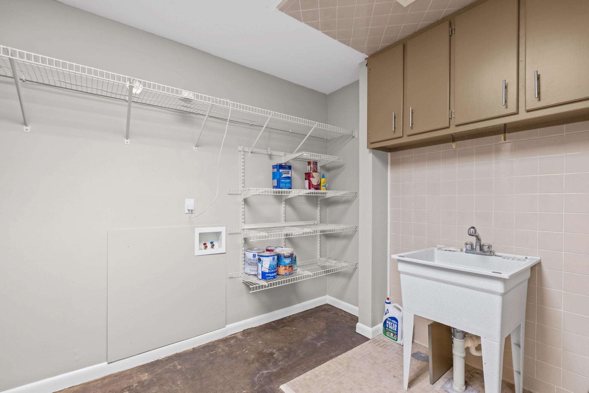 2277 Union Ave 103 Property Photo 25
