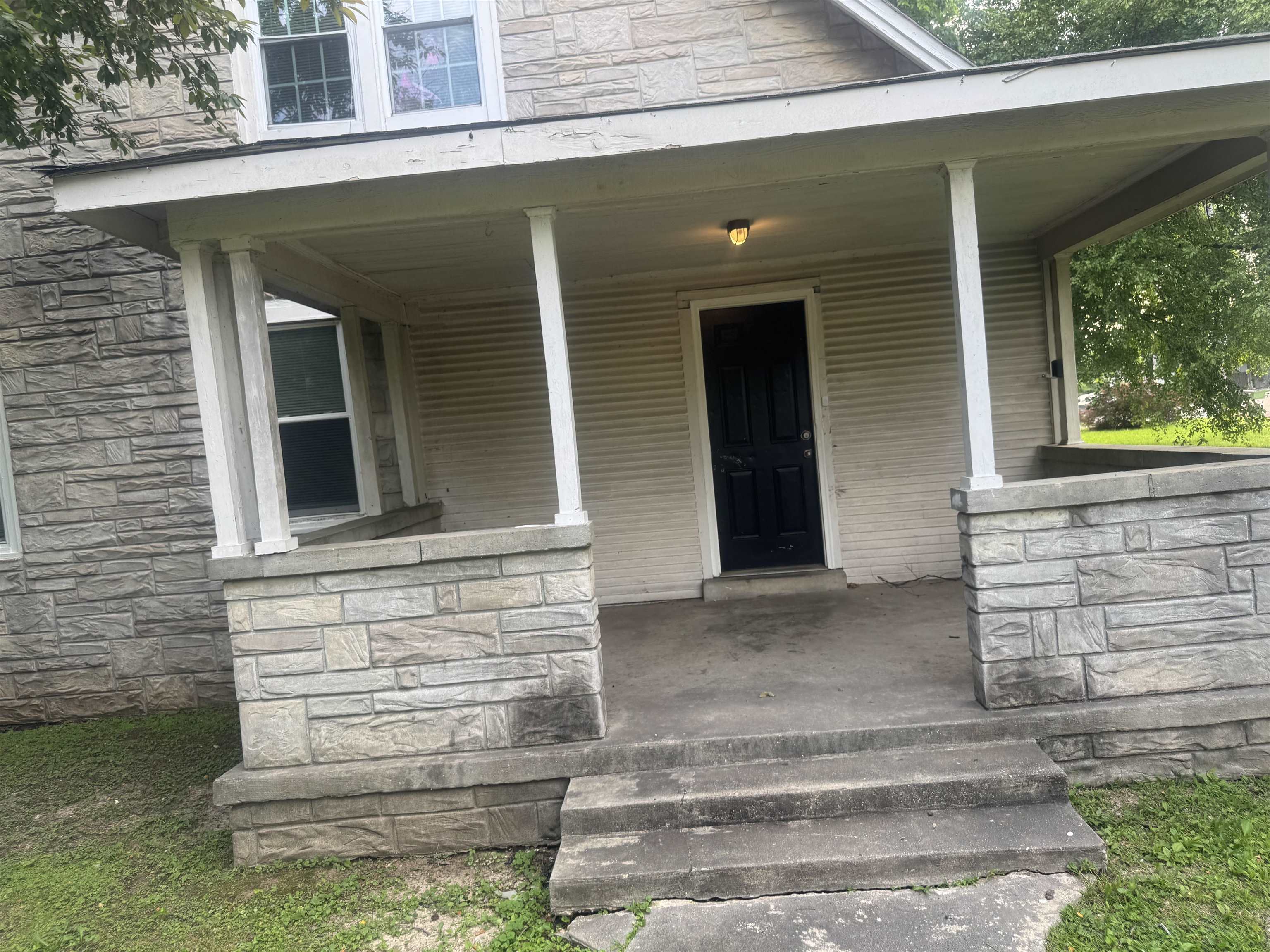 1841 James Rd Property Photo 2