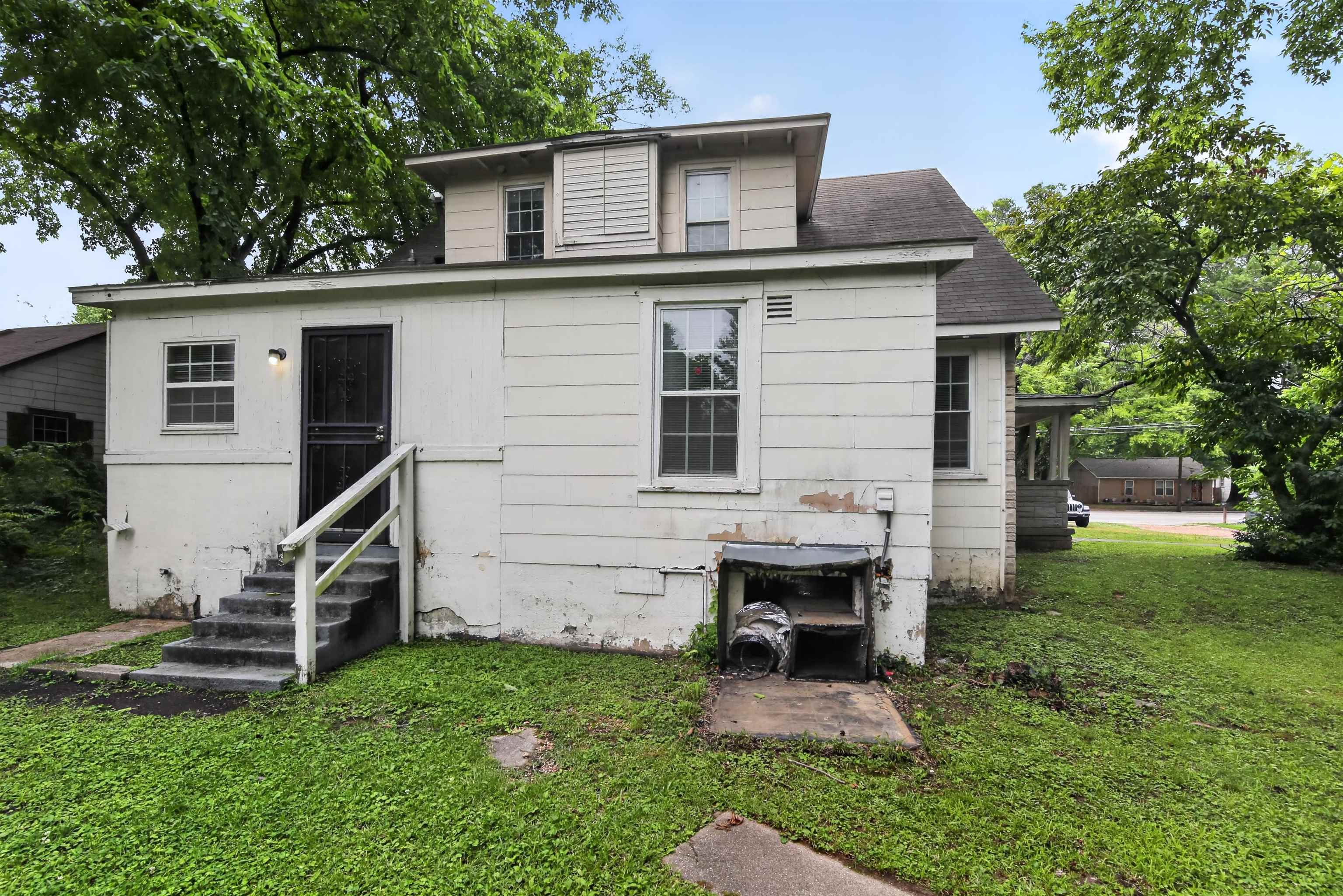 1841 James Rd Property Photo 3