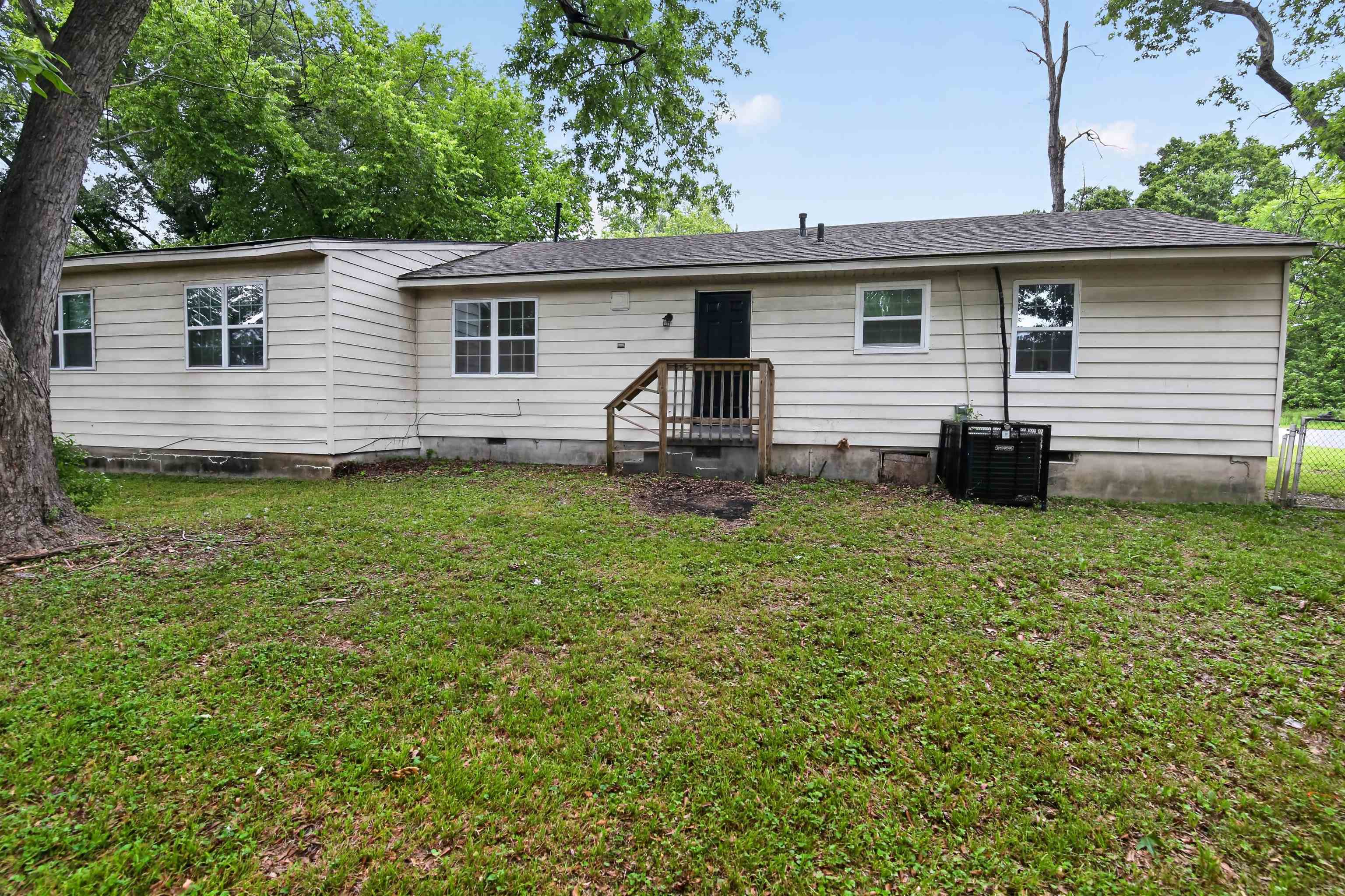 3837 Voltaire Ave Property Photo 7