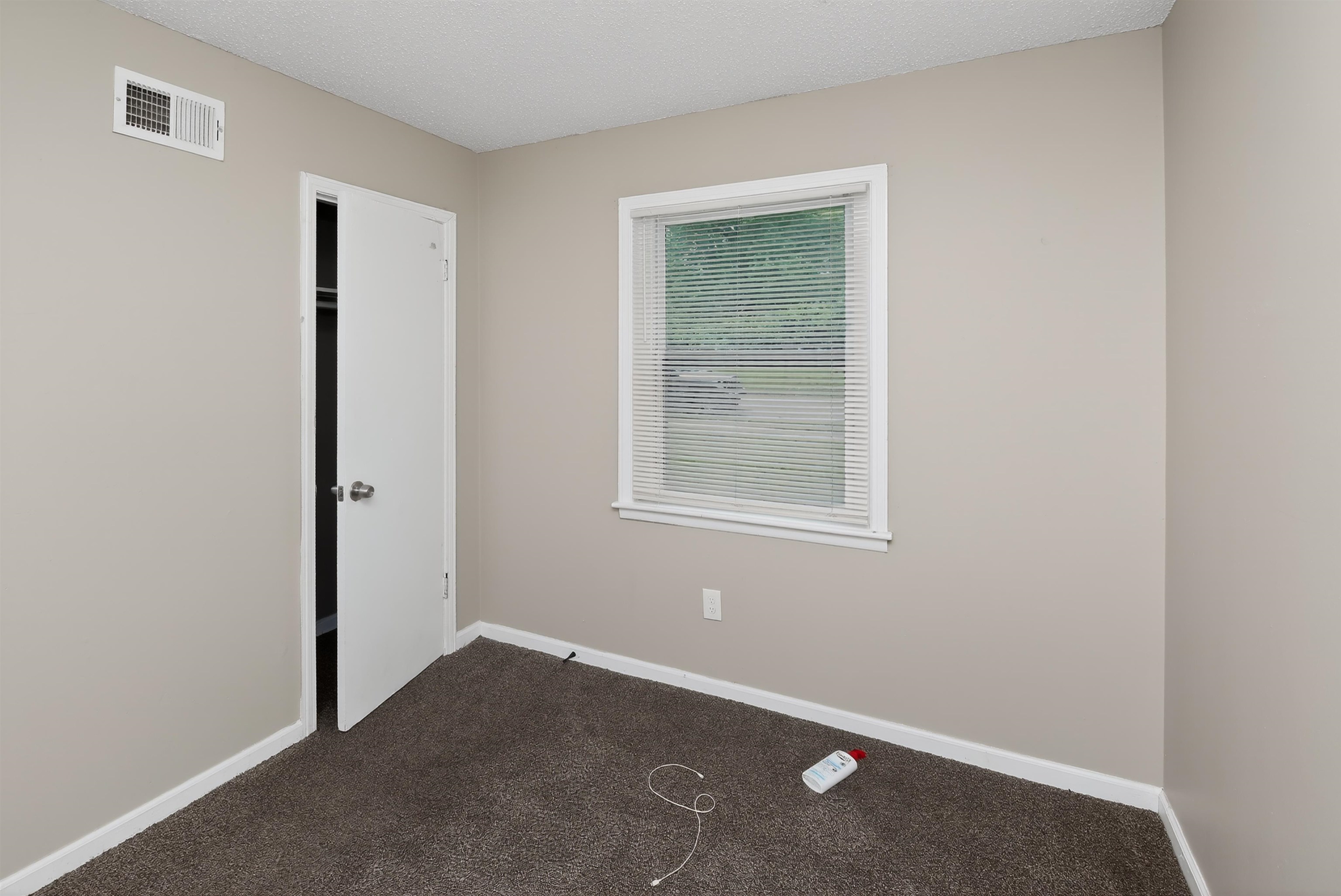 3837 Voltaire Ave Property Photo 17
