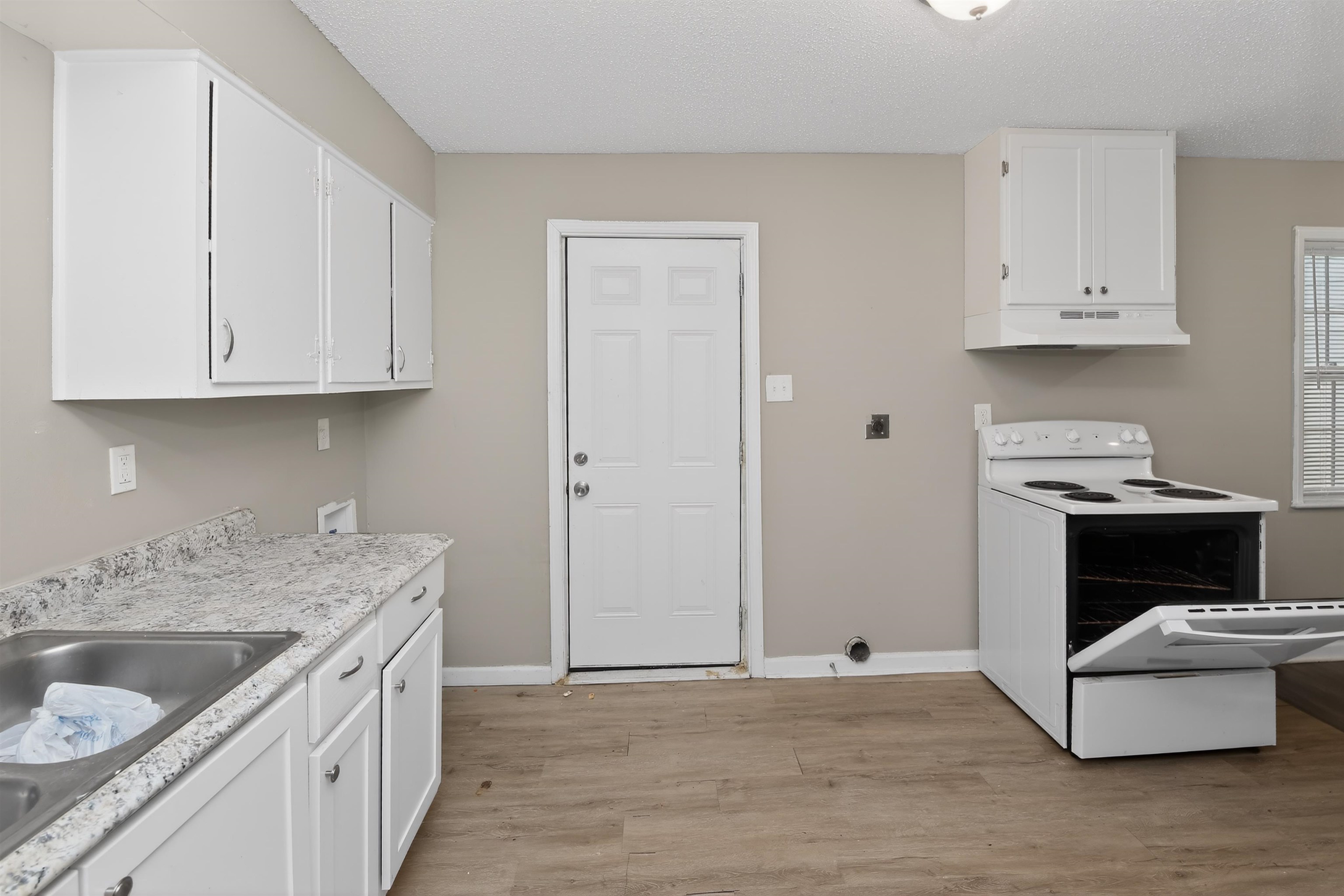3837 Voltaire Ave Property Photo 20