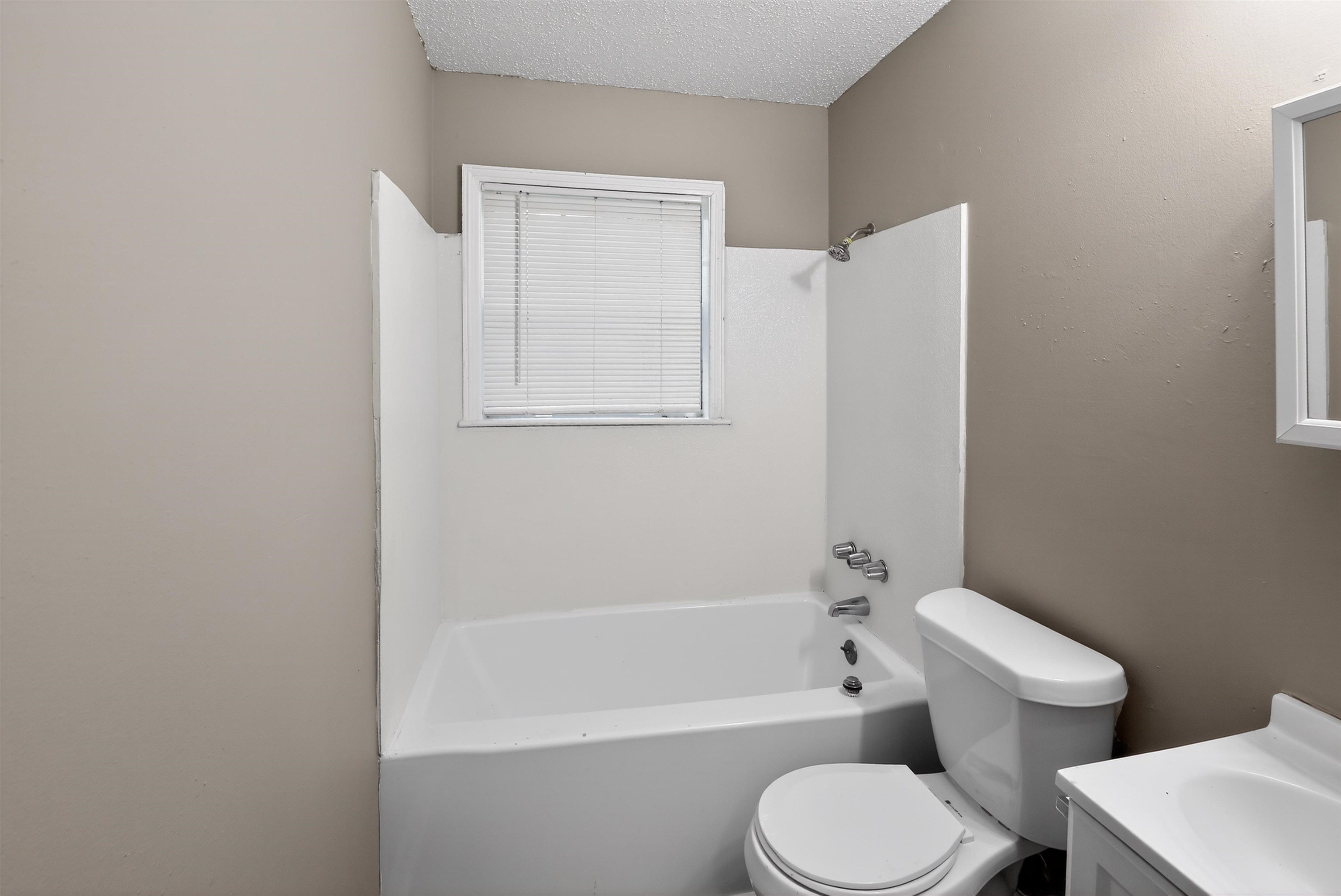 3837 Voltaire Ave Property Photo 26