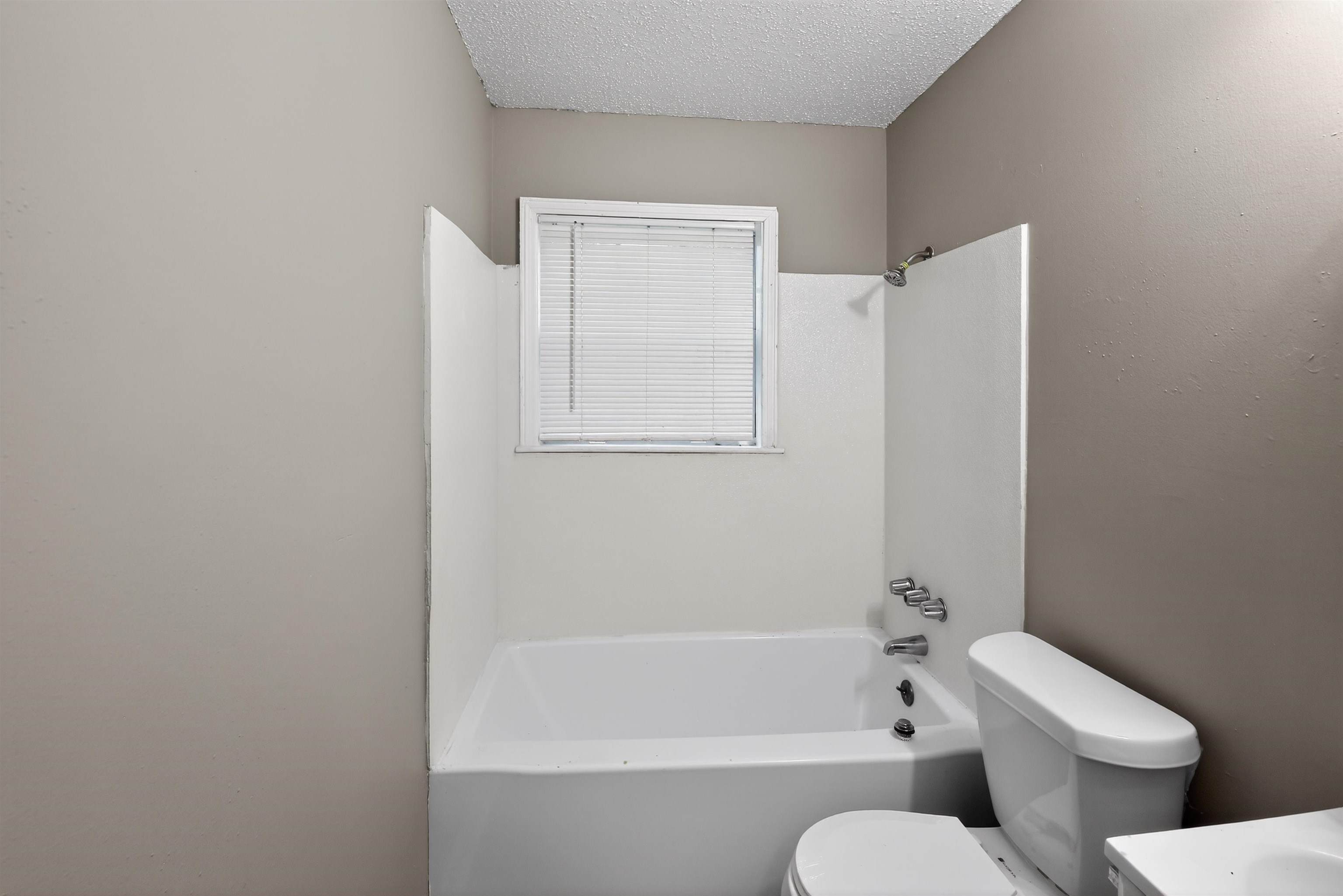 3837 Voltaire Ave Property Photo 29