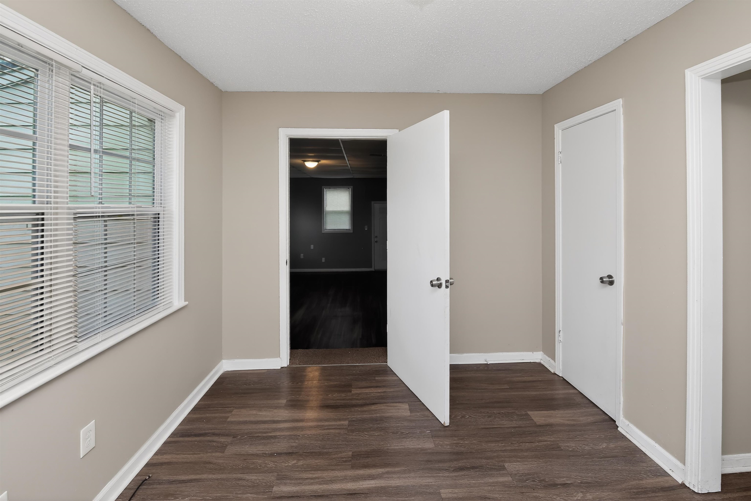 3837 Voltaire Ave Property Photo 33