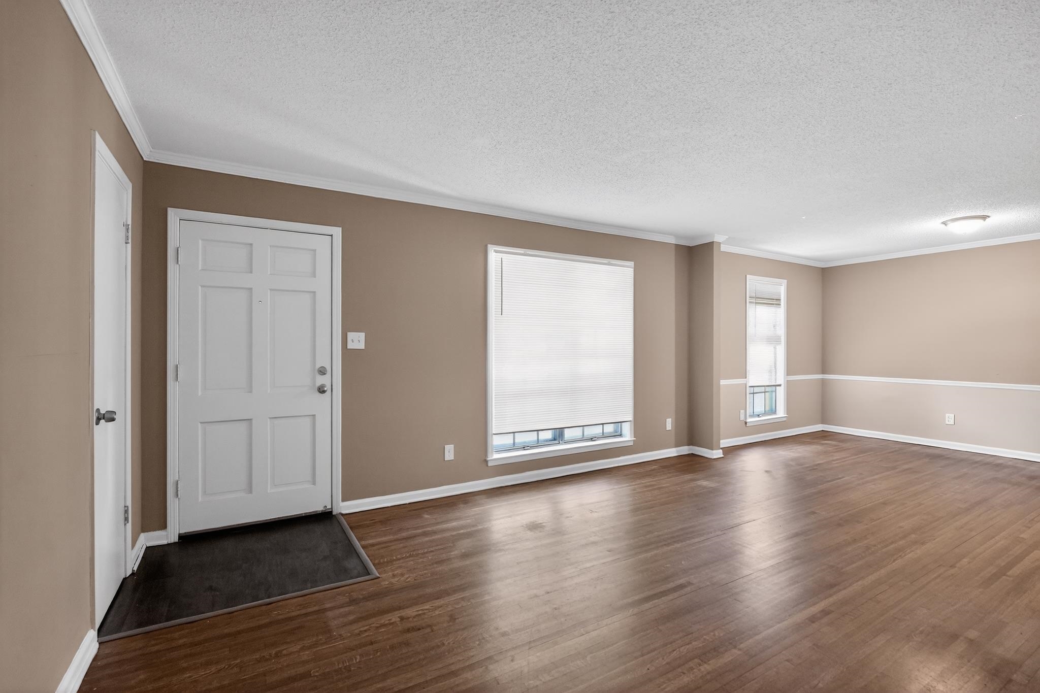 2015 E Holmes Rd Property Photo 13