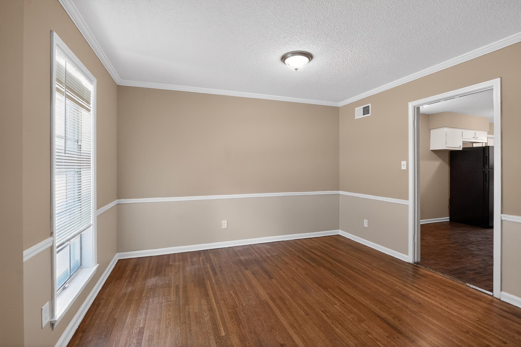 2015 E Holmes Rd Property Photo 16
