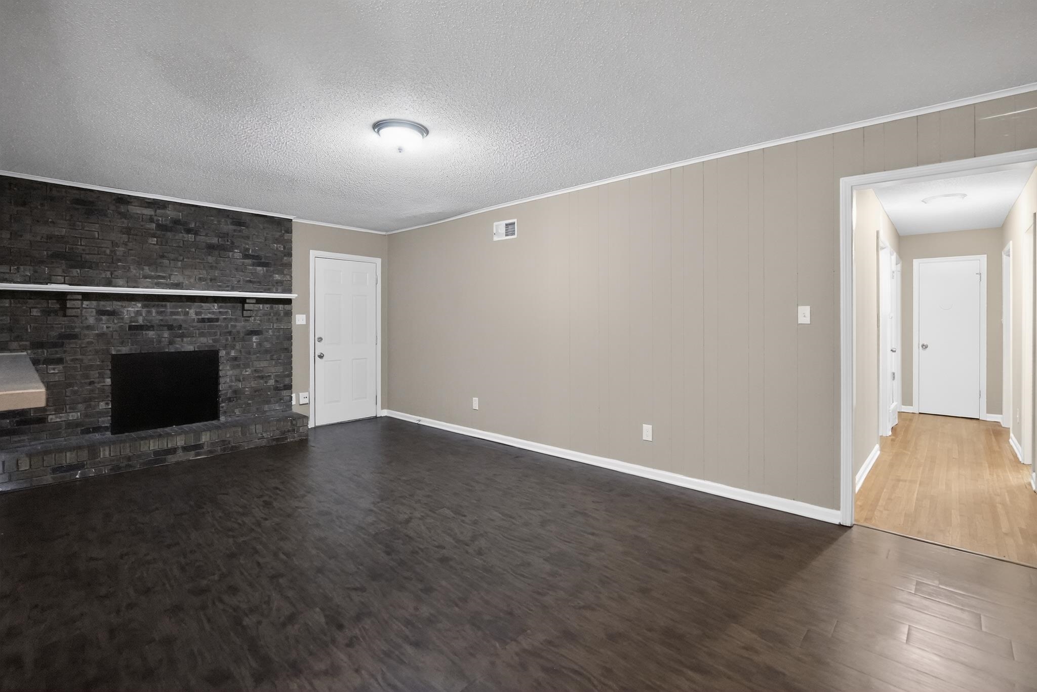 2015 E Holmes Rd Property Photo 19