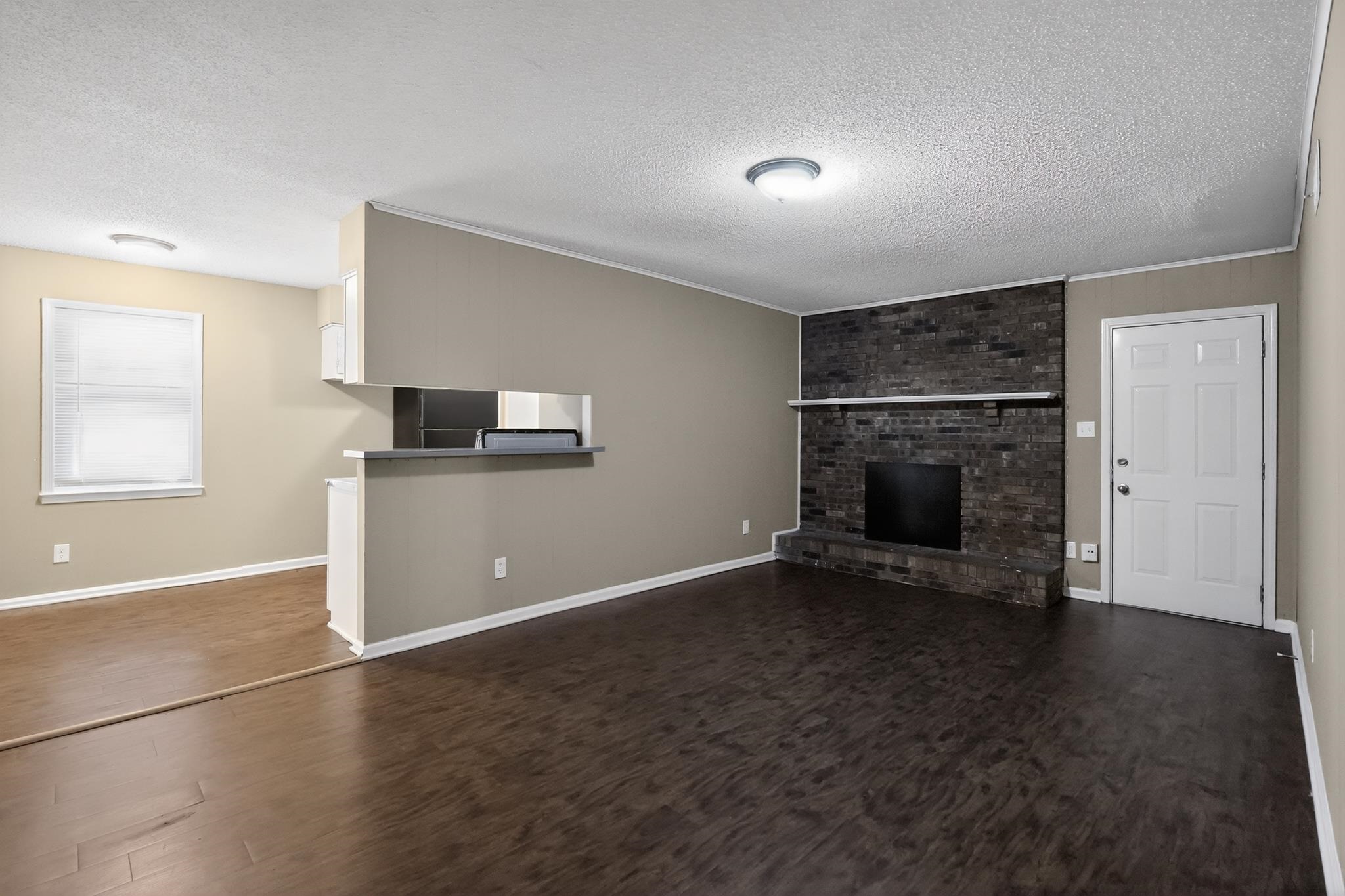 2015 E Holmes Rd Property Photo 21
