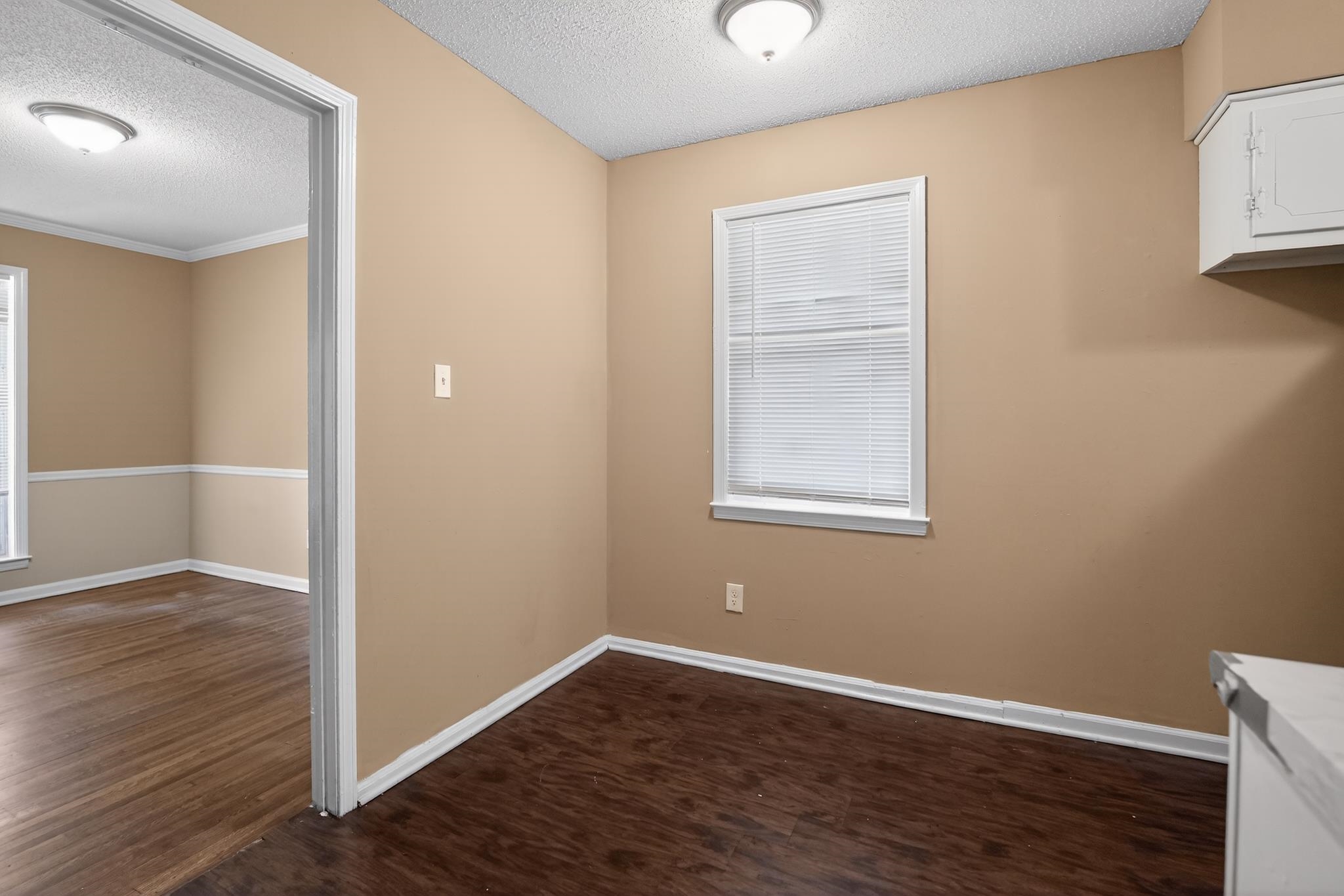 2015 E Holmes Rd Property Photo 25
