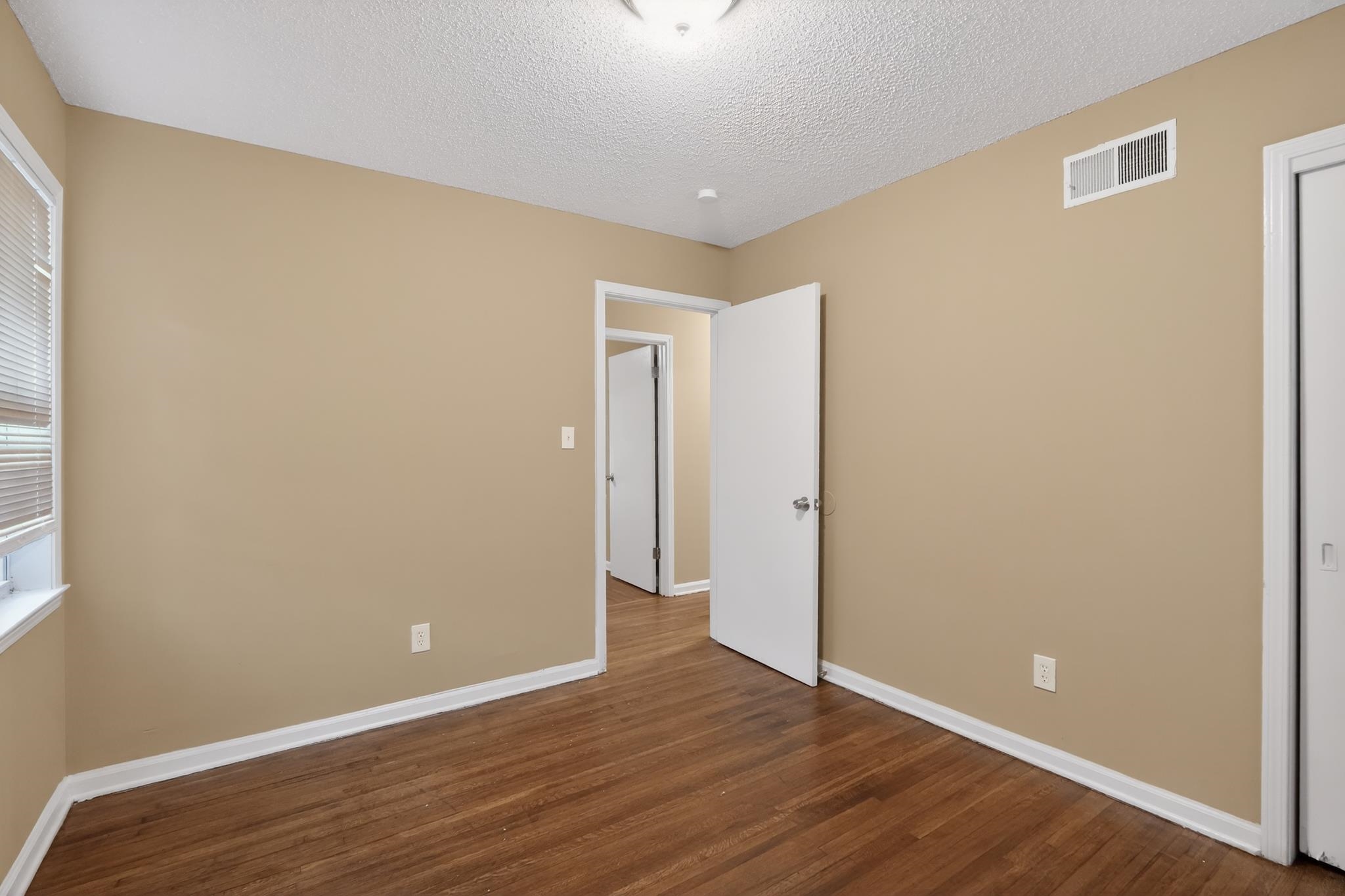 2015 E Holmes Rd Property Photo 30
