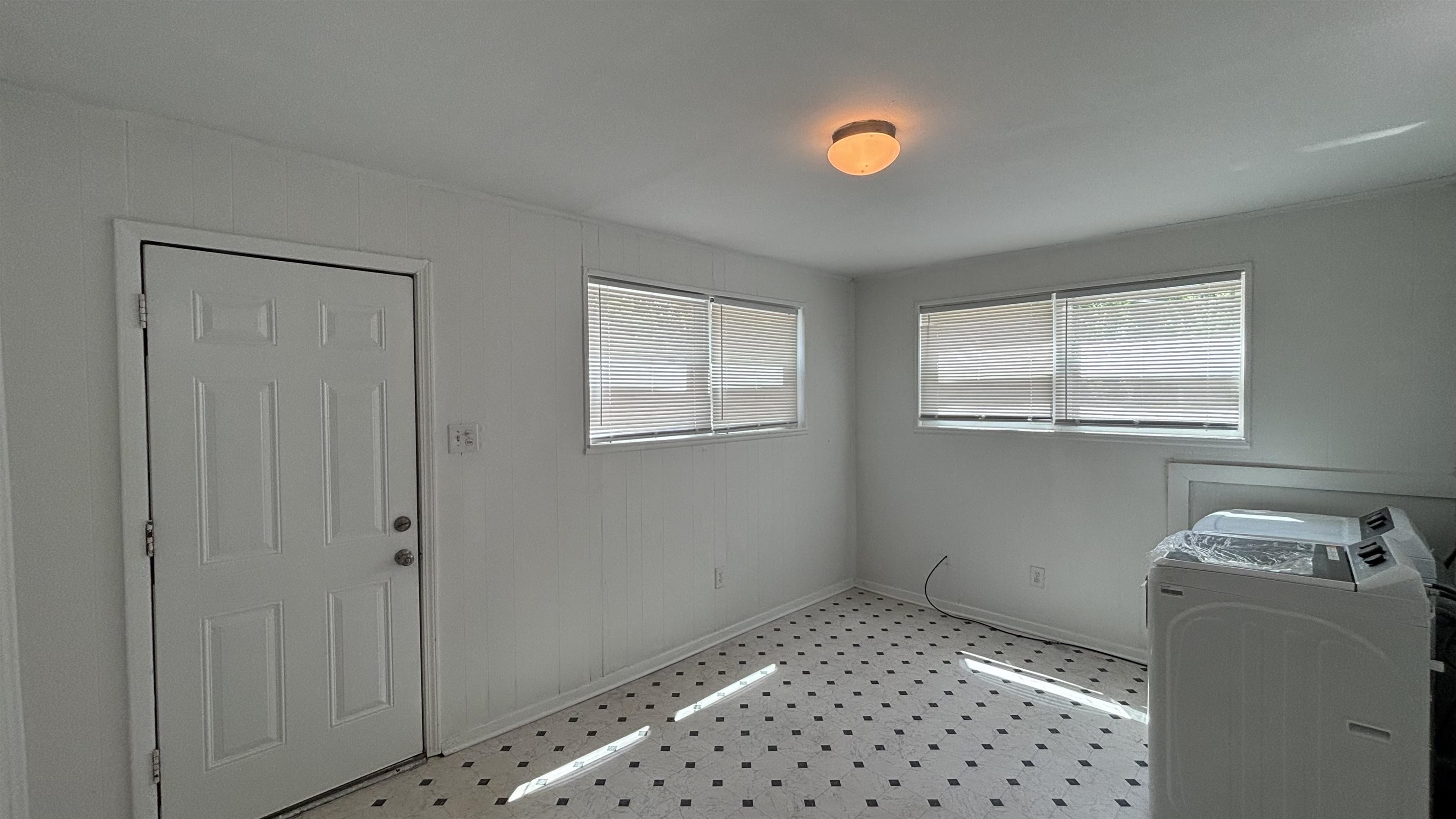 378 N Highland St Property Photo 17
