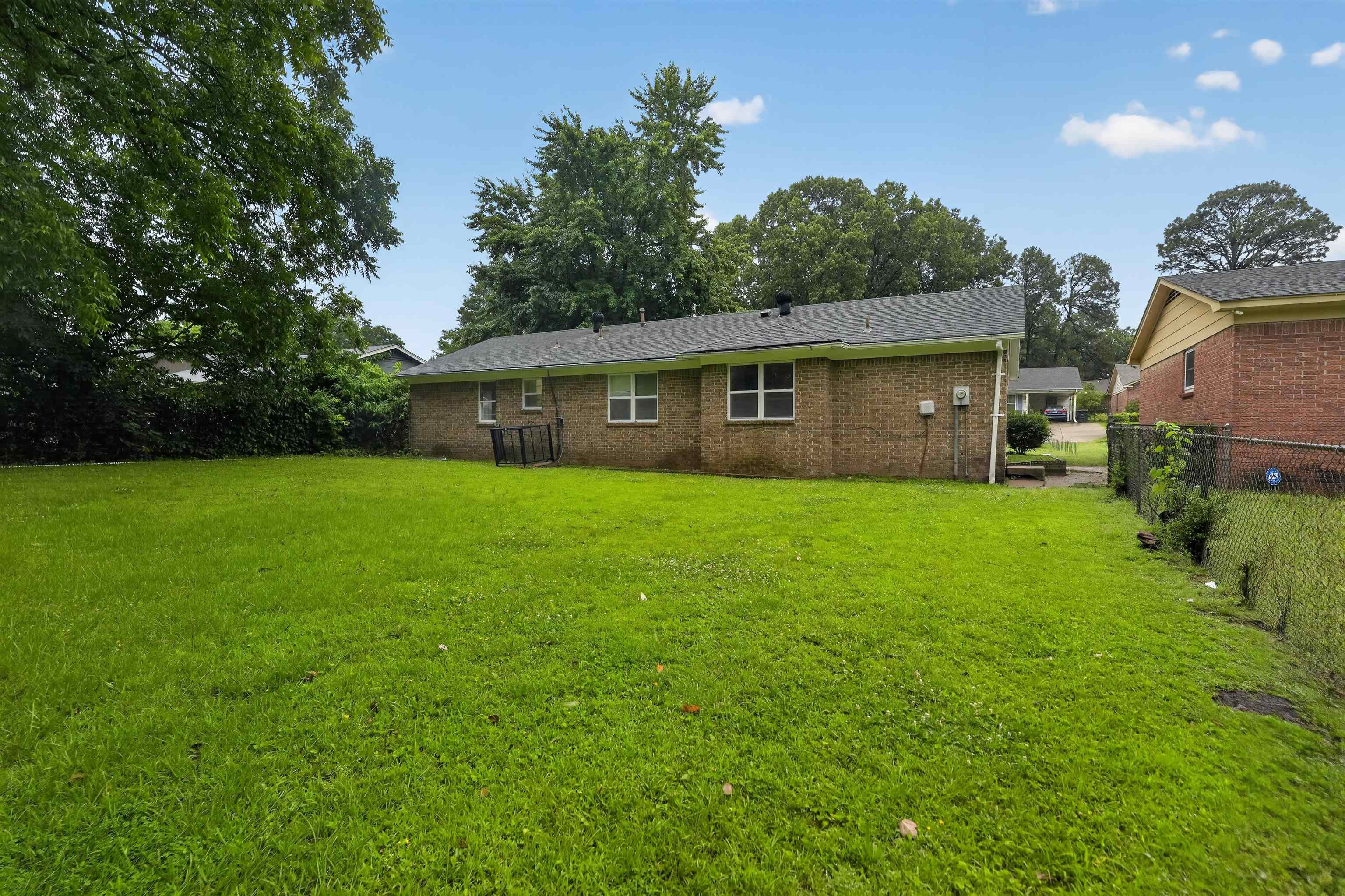 3152 Mackham Ave Property Photo 2