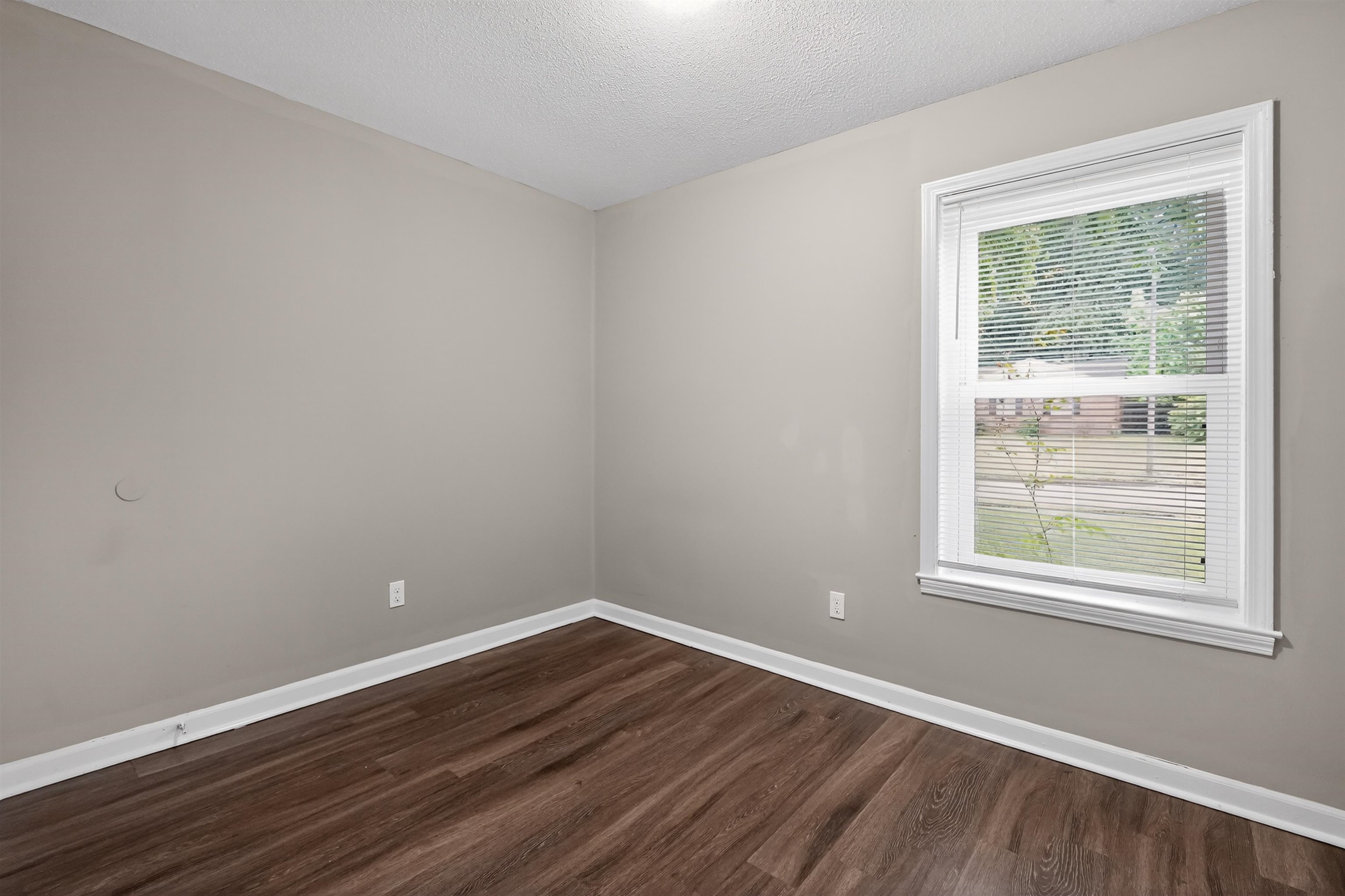 3152 Mackham Ave Property Photo 7