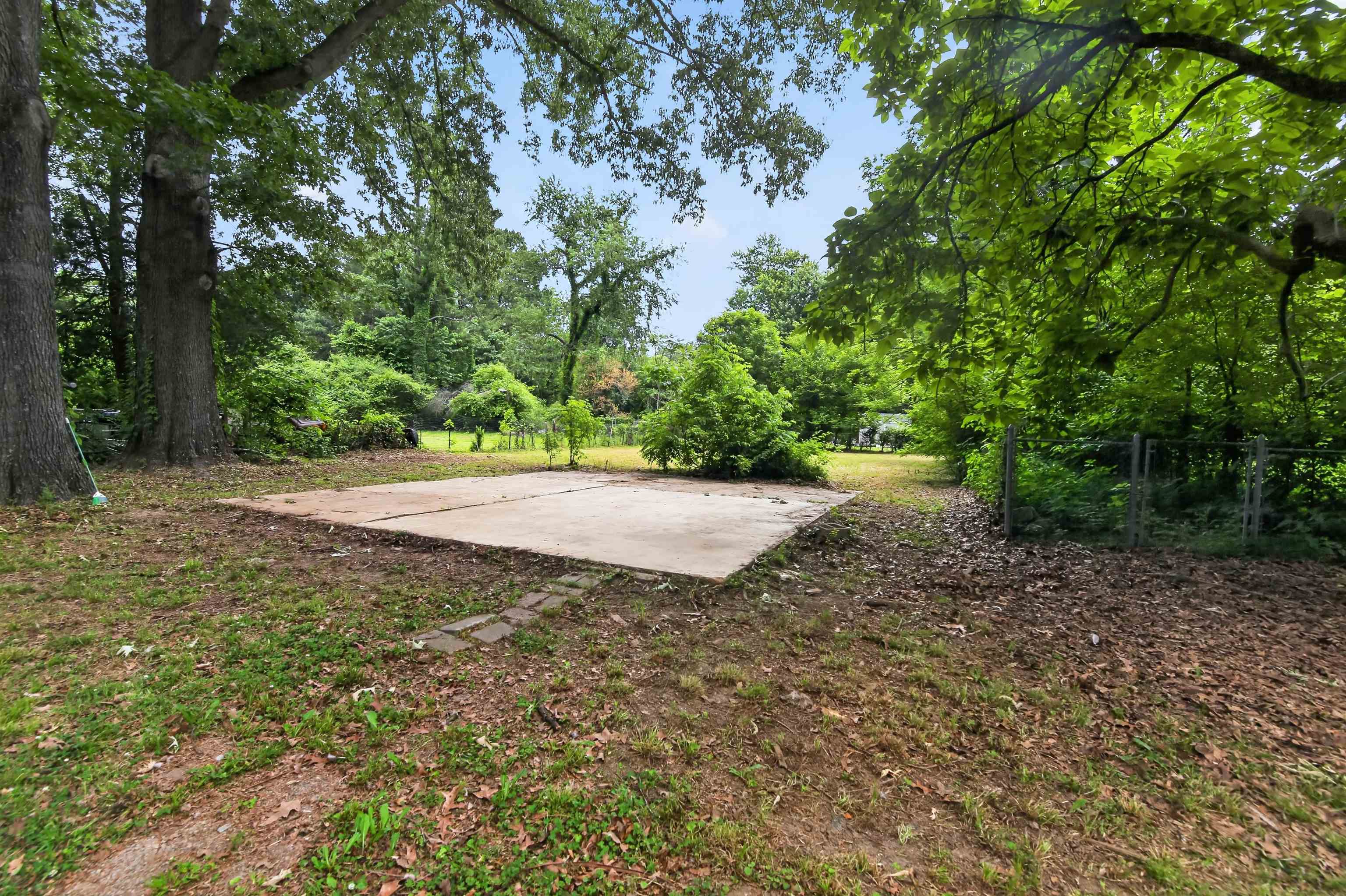 2840 Allen Rd Property Photo 2