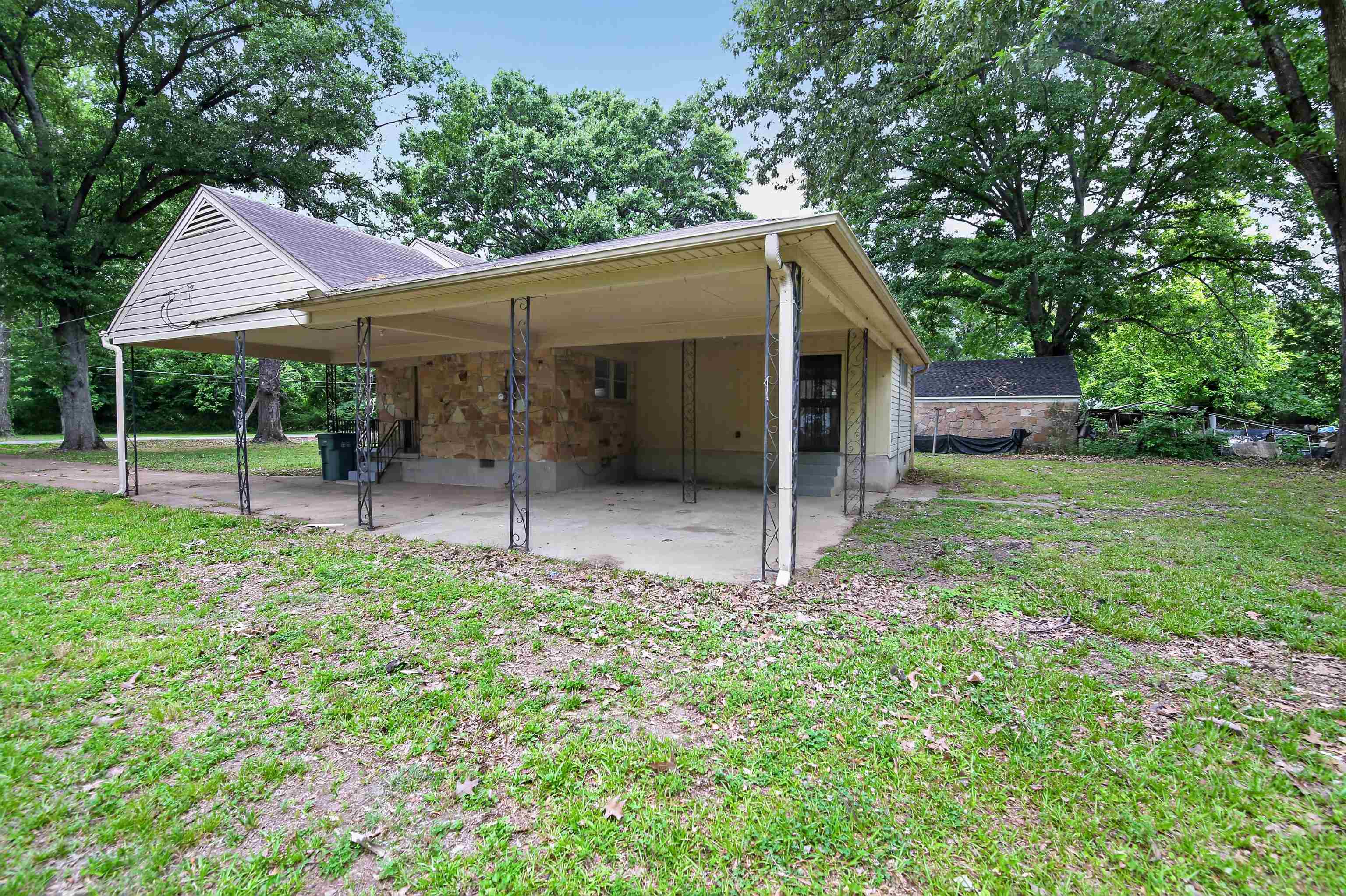 2840 Allen Rd Property Photo 7