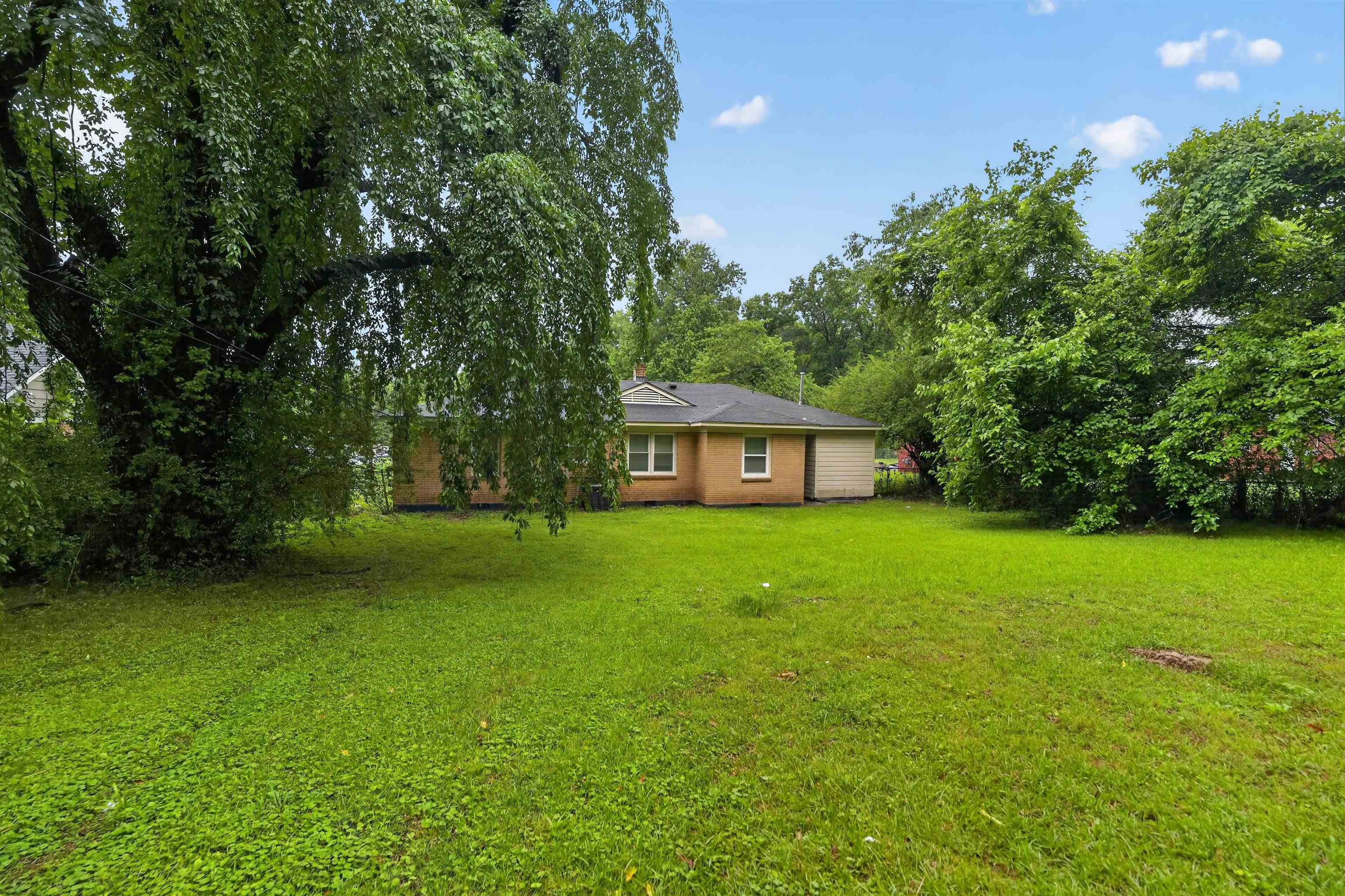 2970 Manndale Dr Property Photo 2
