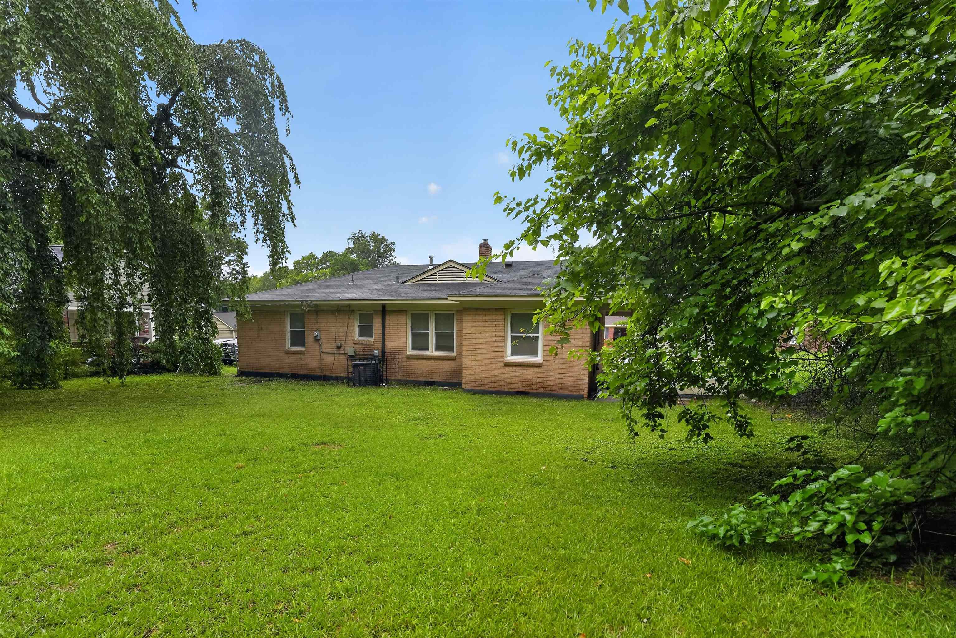 2970 Manndale Dr Property Photo 3
