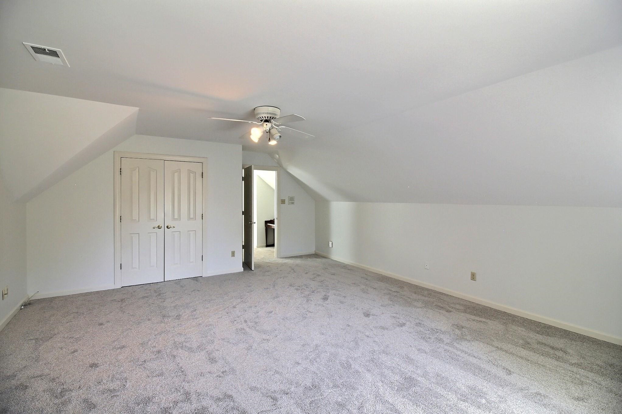 10427 Shea Woods Dr Property Photo 28