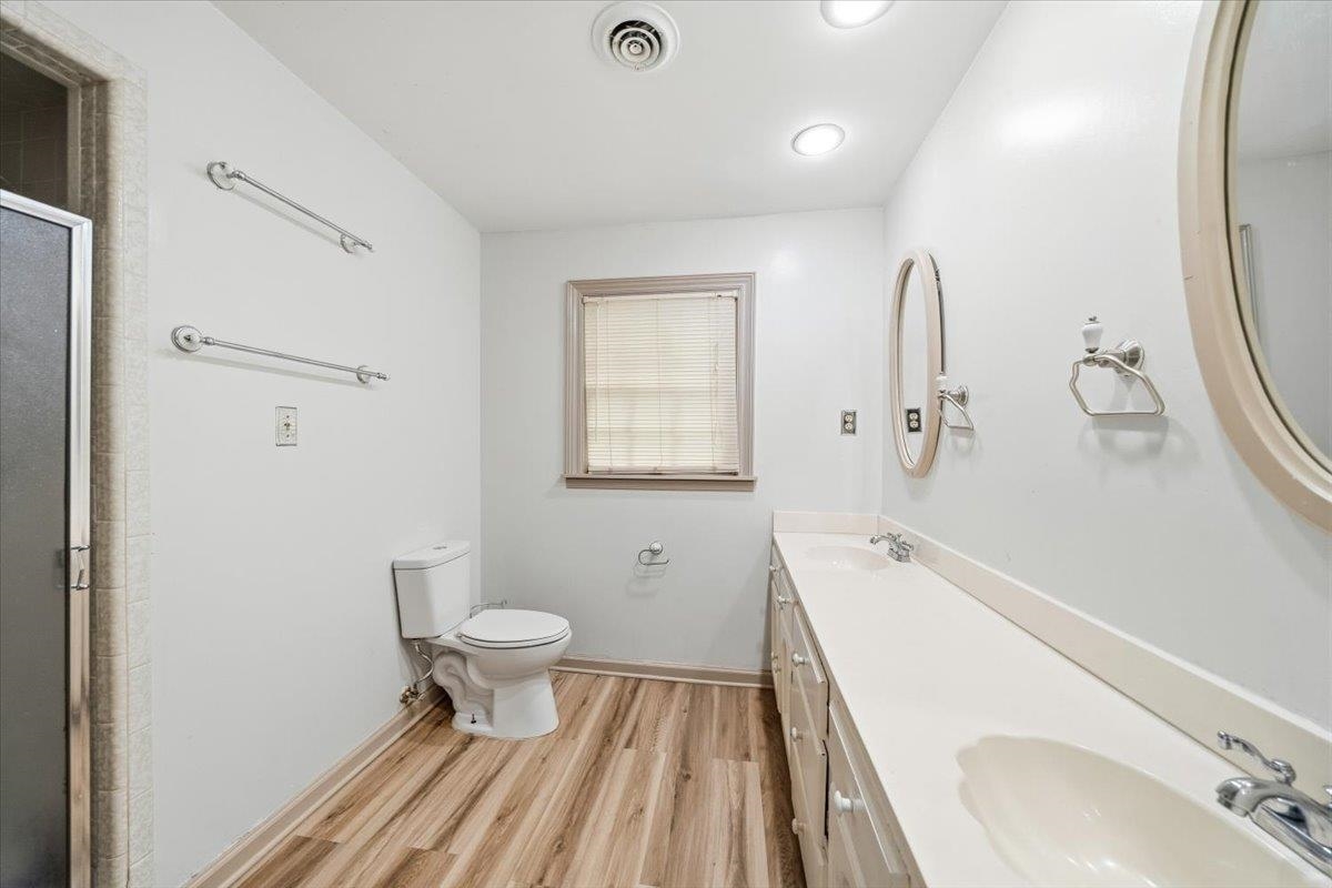 941 Eastwood Ter Property Photo 27