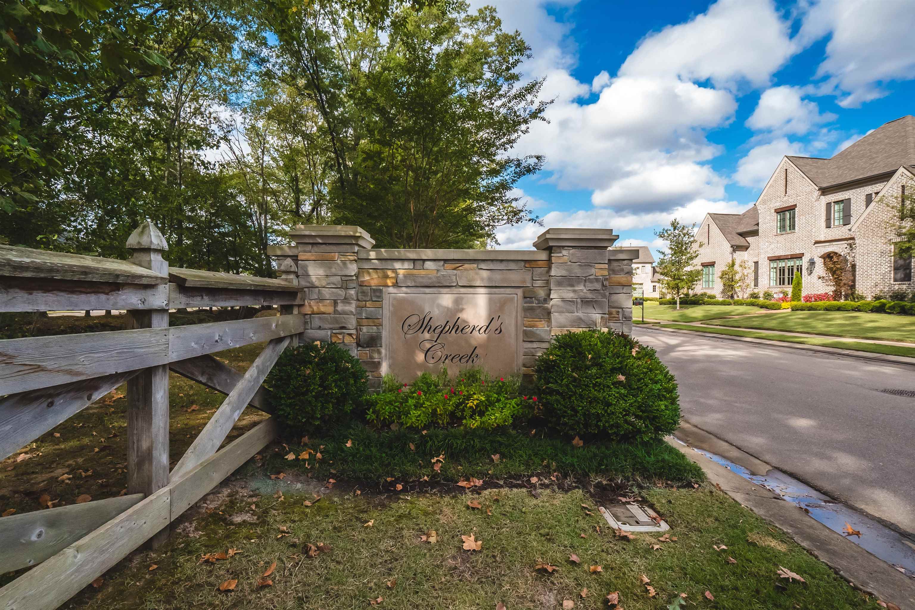 577 Lambs Brook Ln Property Photo 5