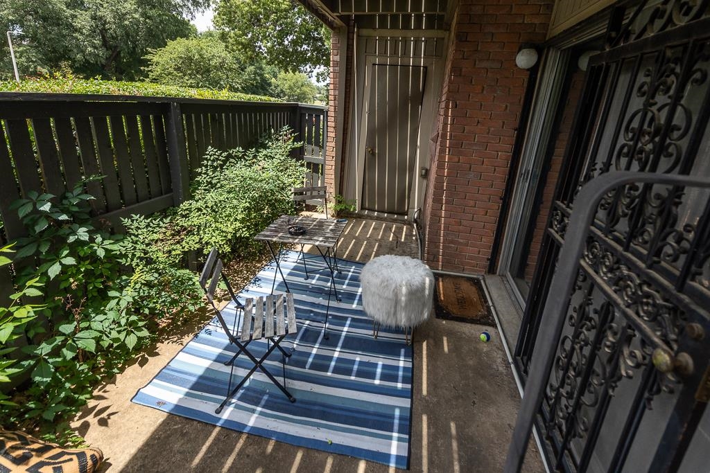 805 Creekside Dr 105 Property Photo 17