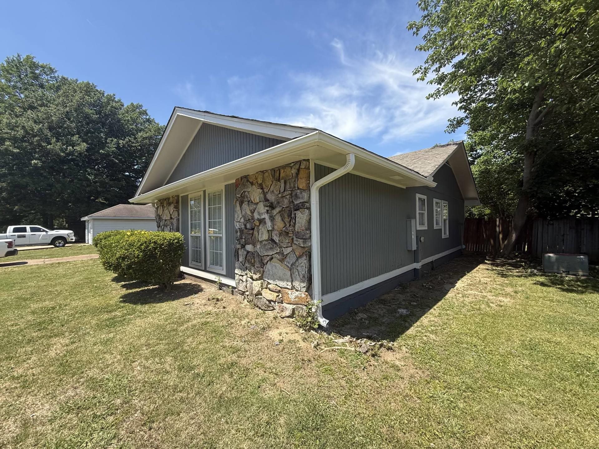 6136 Scarlet Leaf Dr Property Photo 2