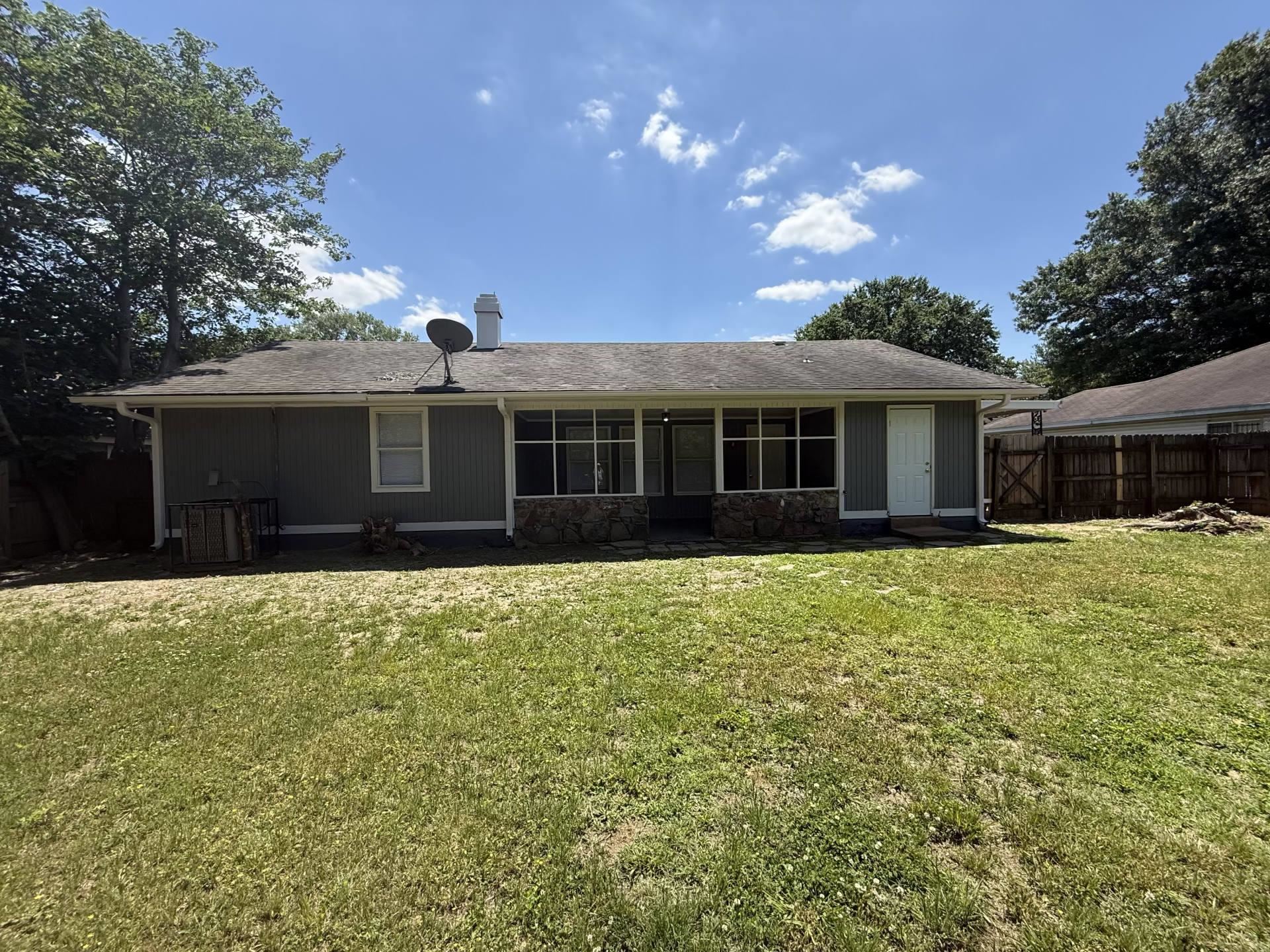 6136 Scarlet Leaf Dr Property Photo 4