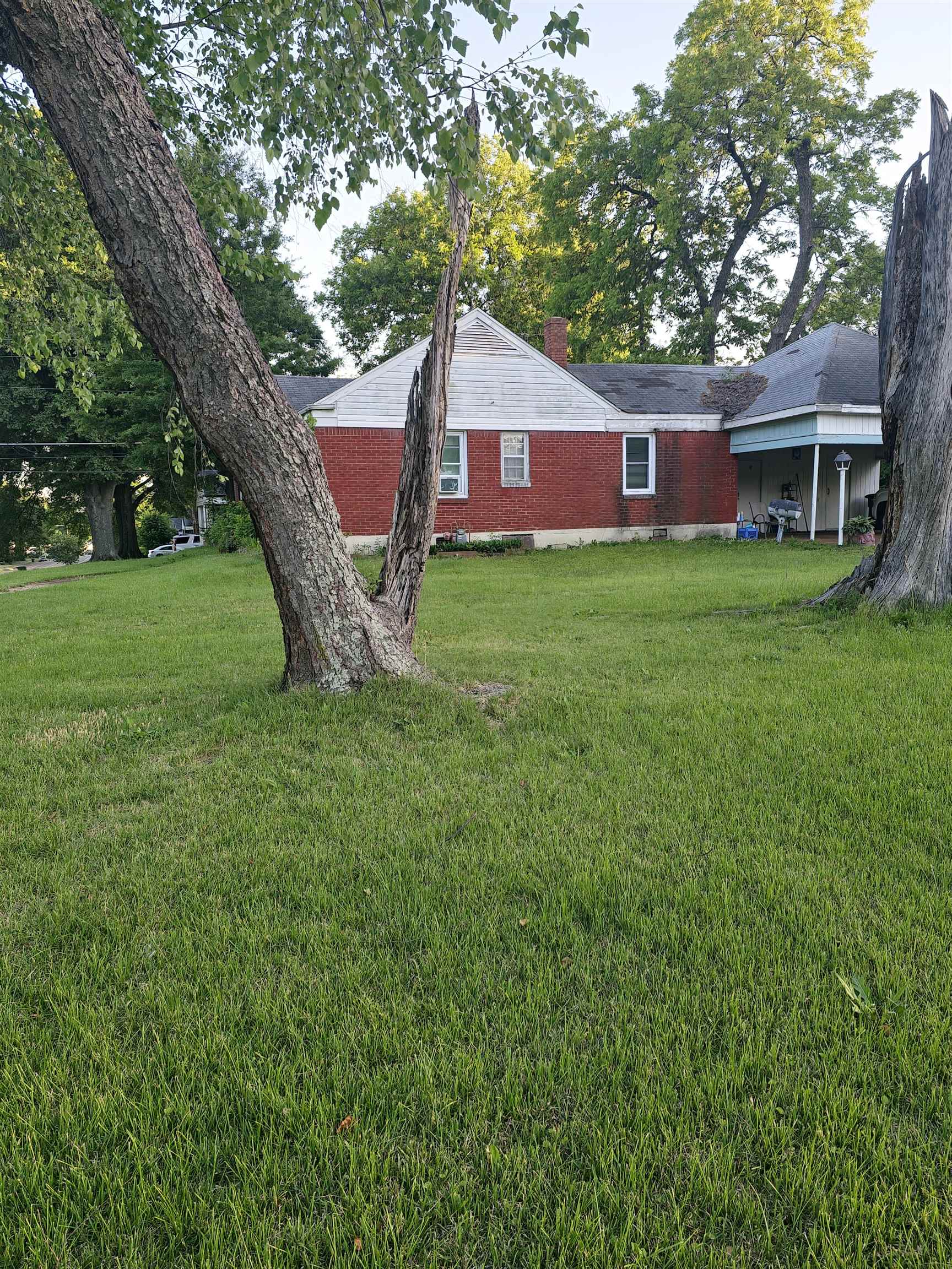 1515 Semmes St Property Photo 6