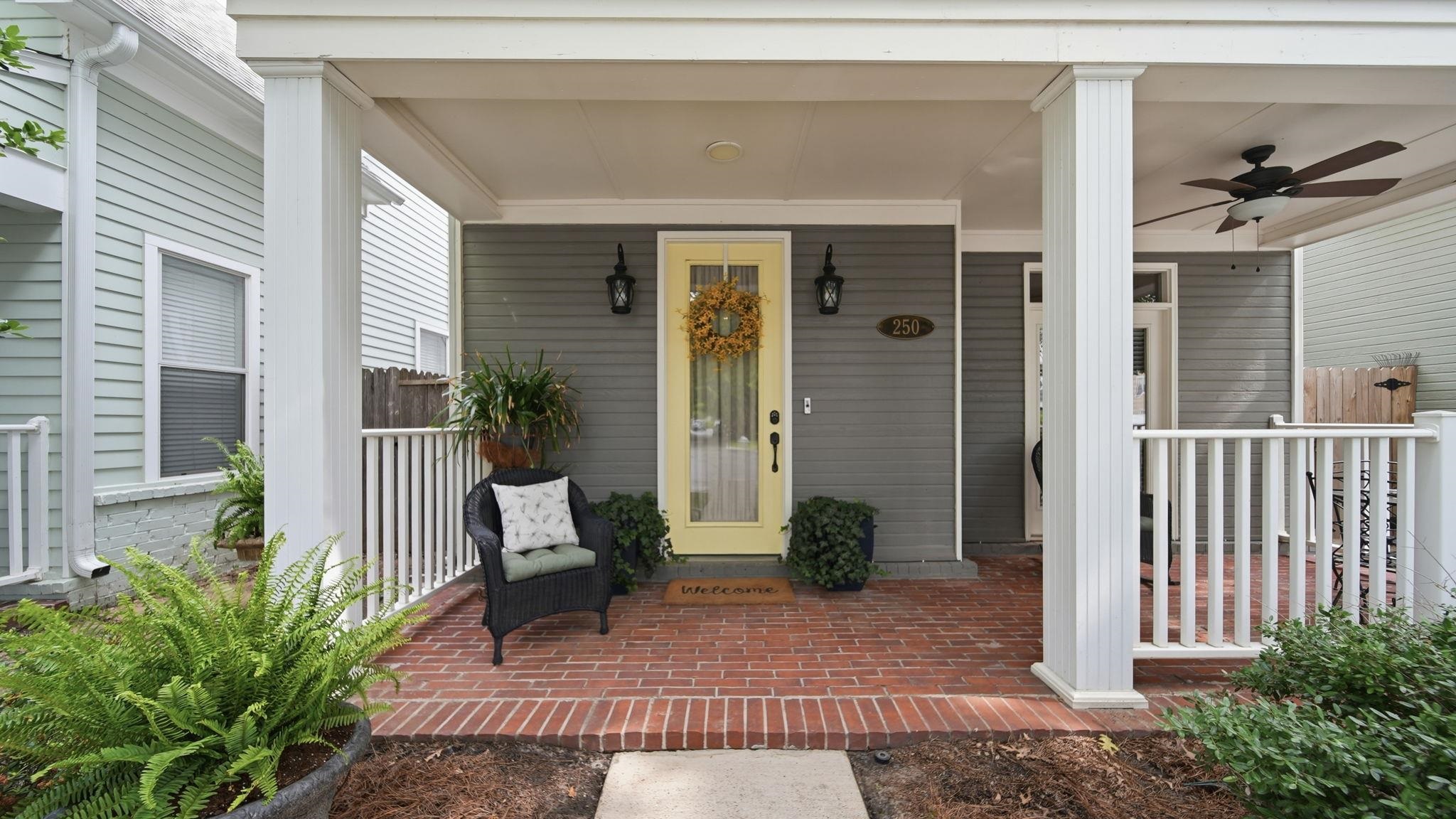 250 Fleets Island Dr Property Photo 3