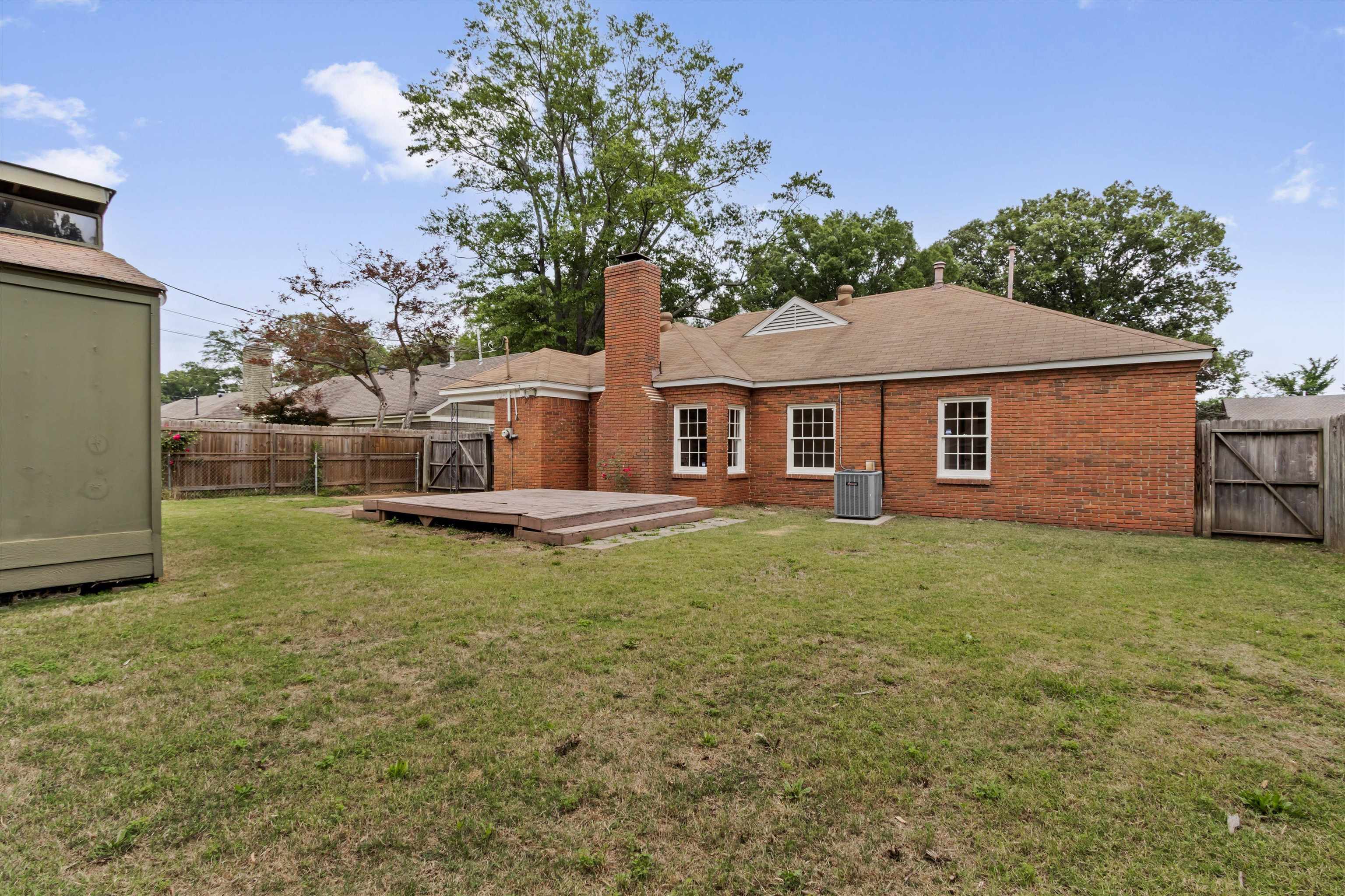 1679 Vera Cruz St Property Photo 25