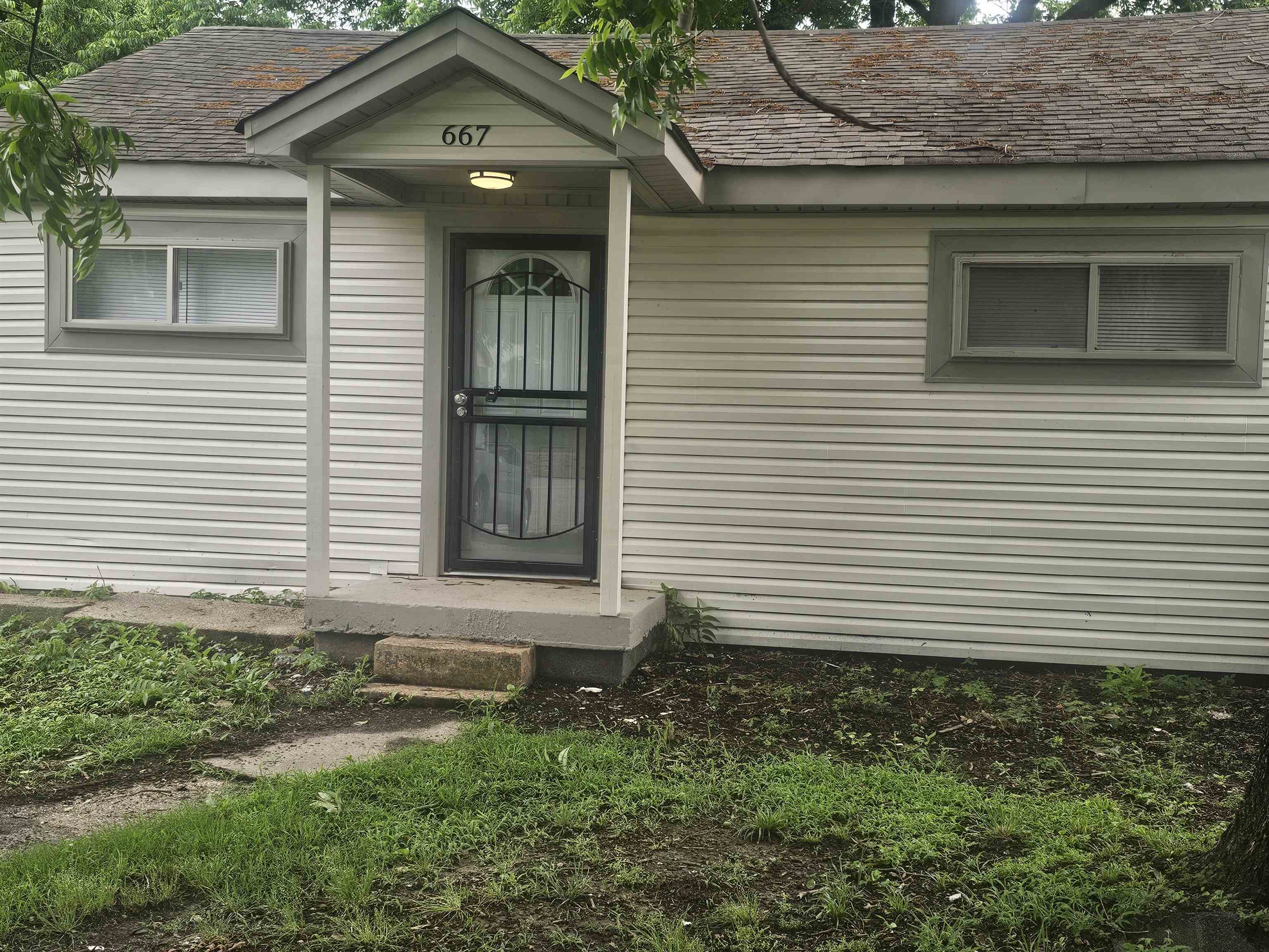 667 Marsh Ave Property Photo 1