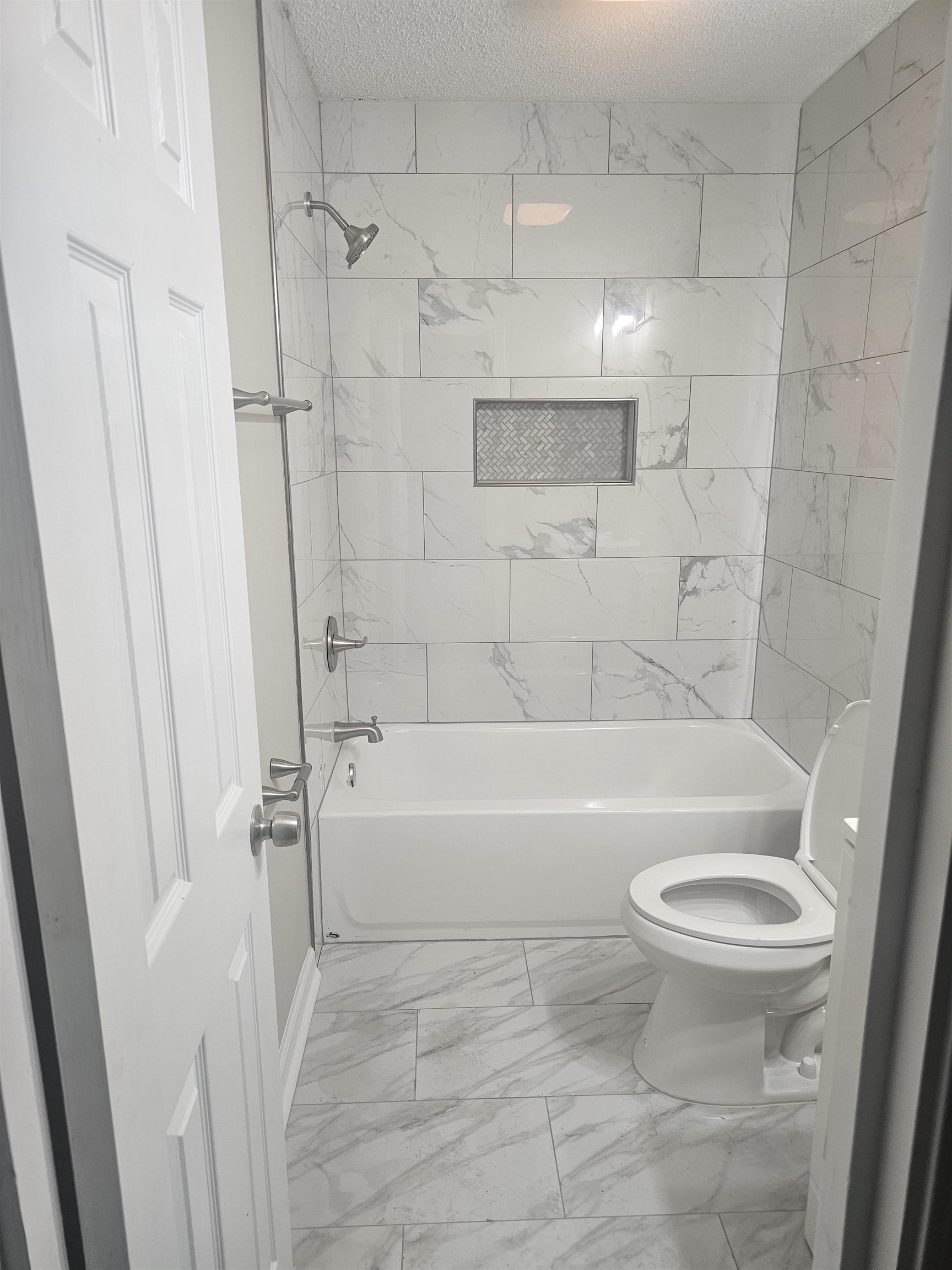 667 Marsh Ave Property Photo 11