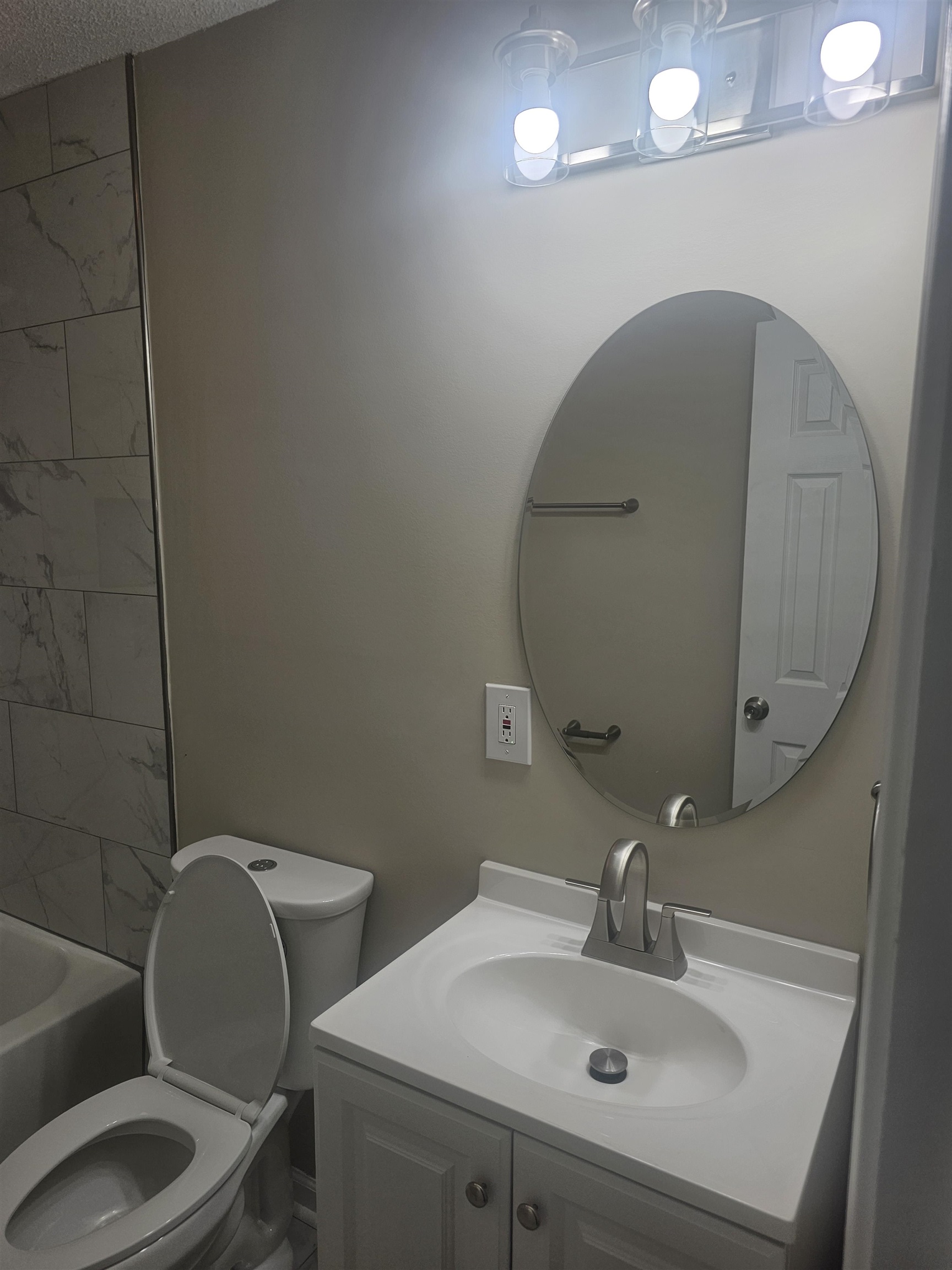 667 Marsh Ave Property Photo 12