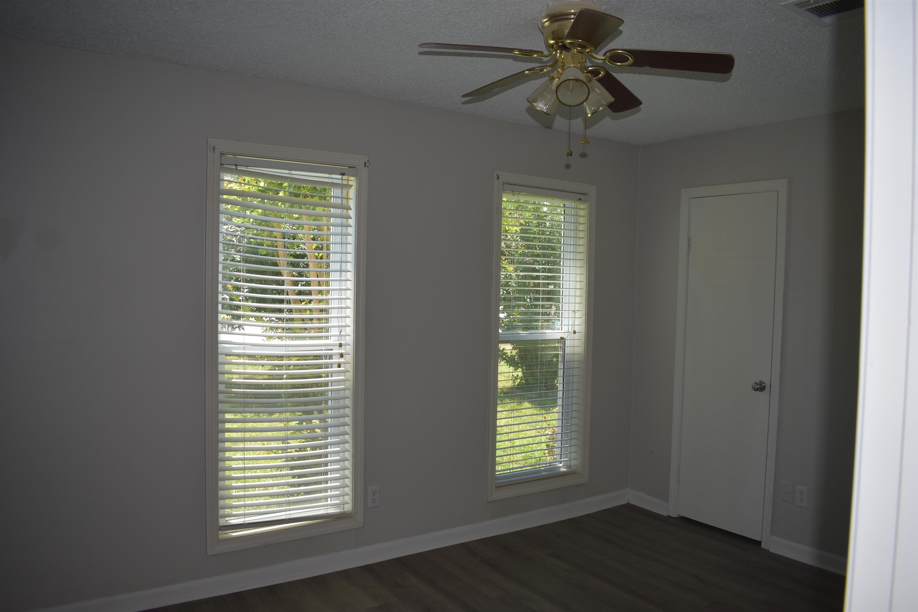 4300 Bennett Wood Dr Property Photo 7