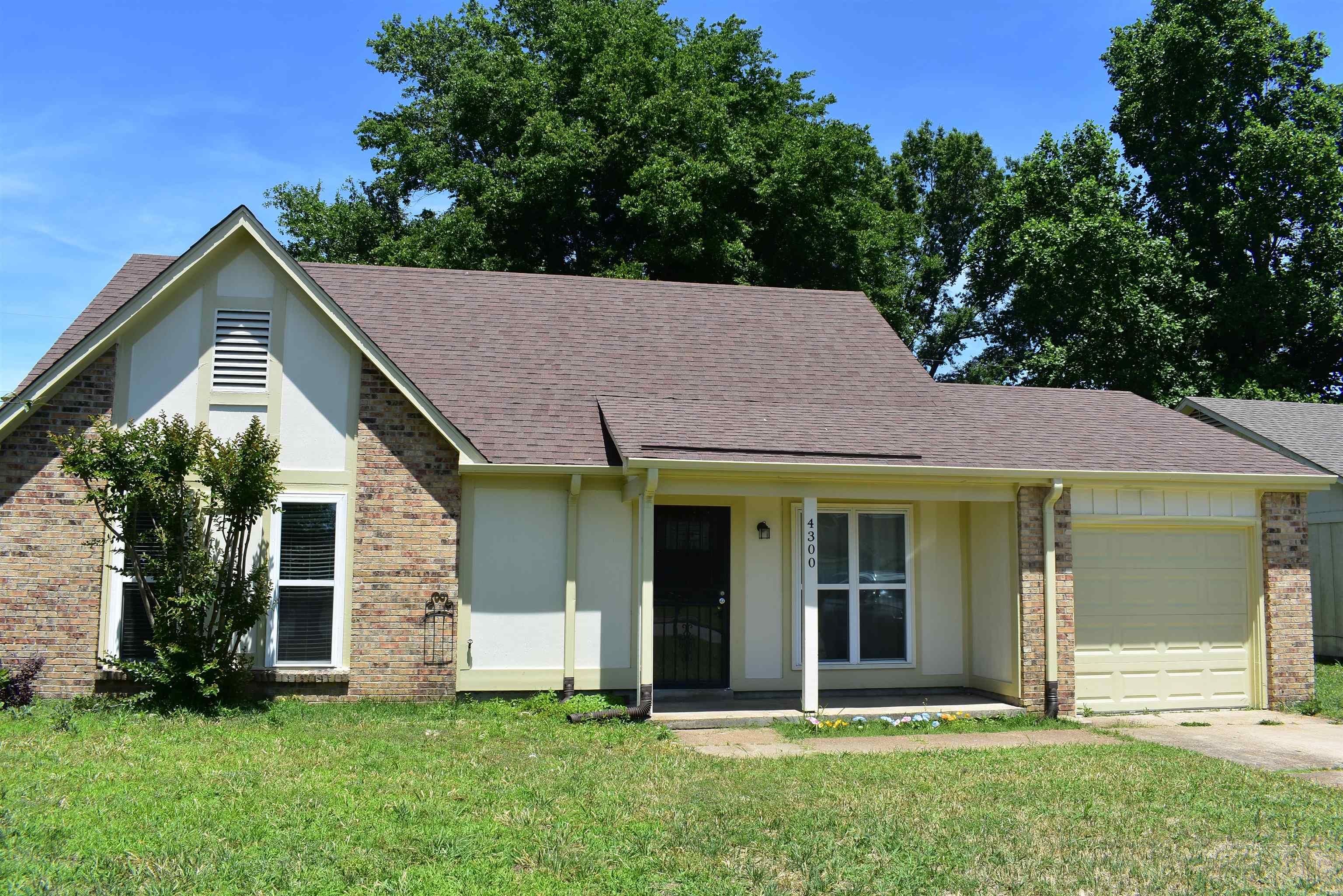 4300 Bennett Wood Dr Property Photo 17