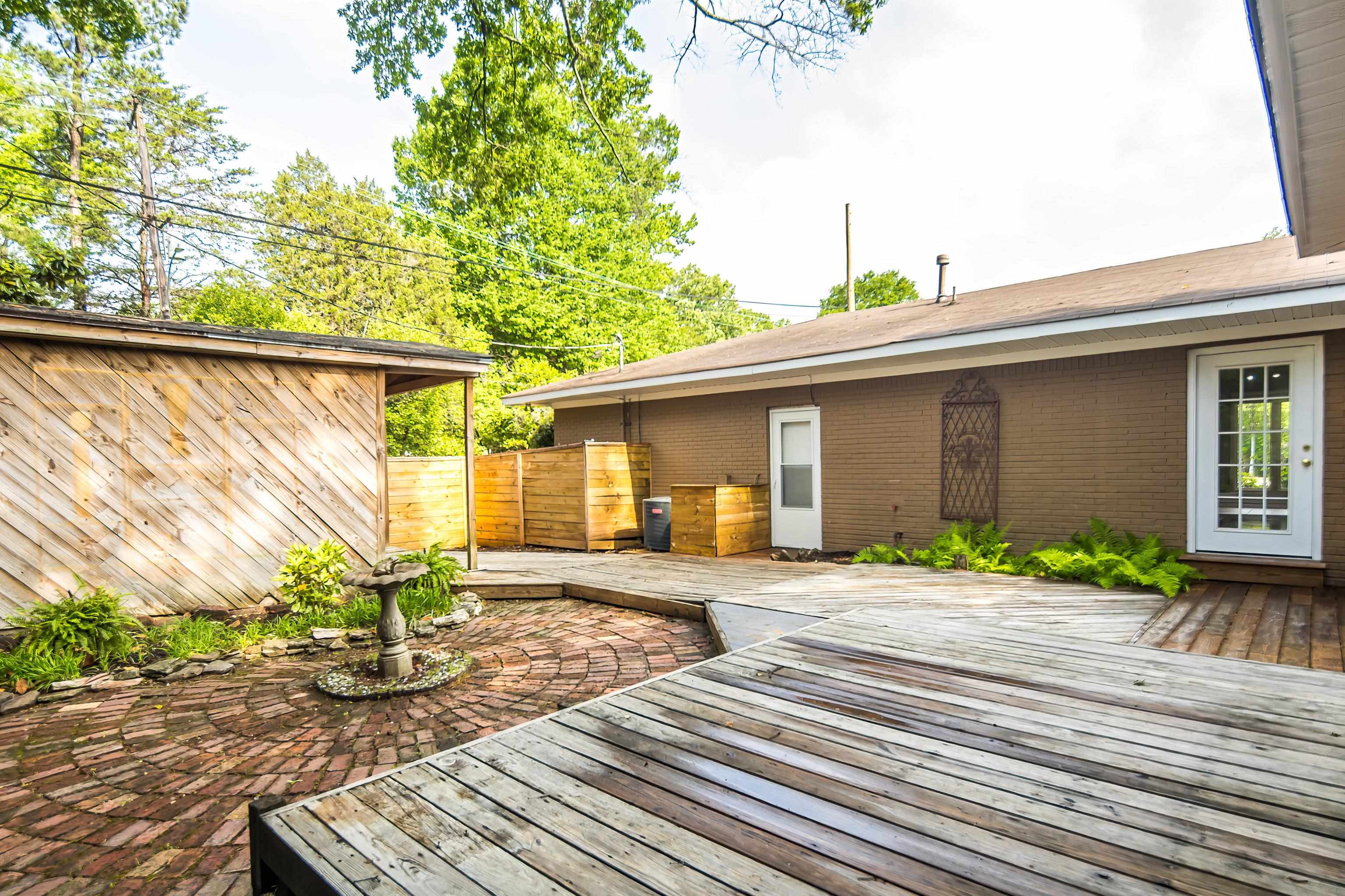 219 N Rose Rd Property Photo 37
