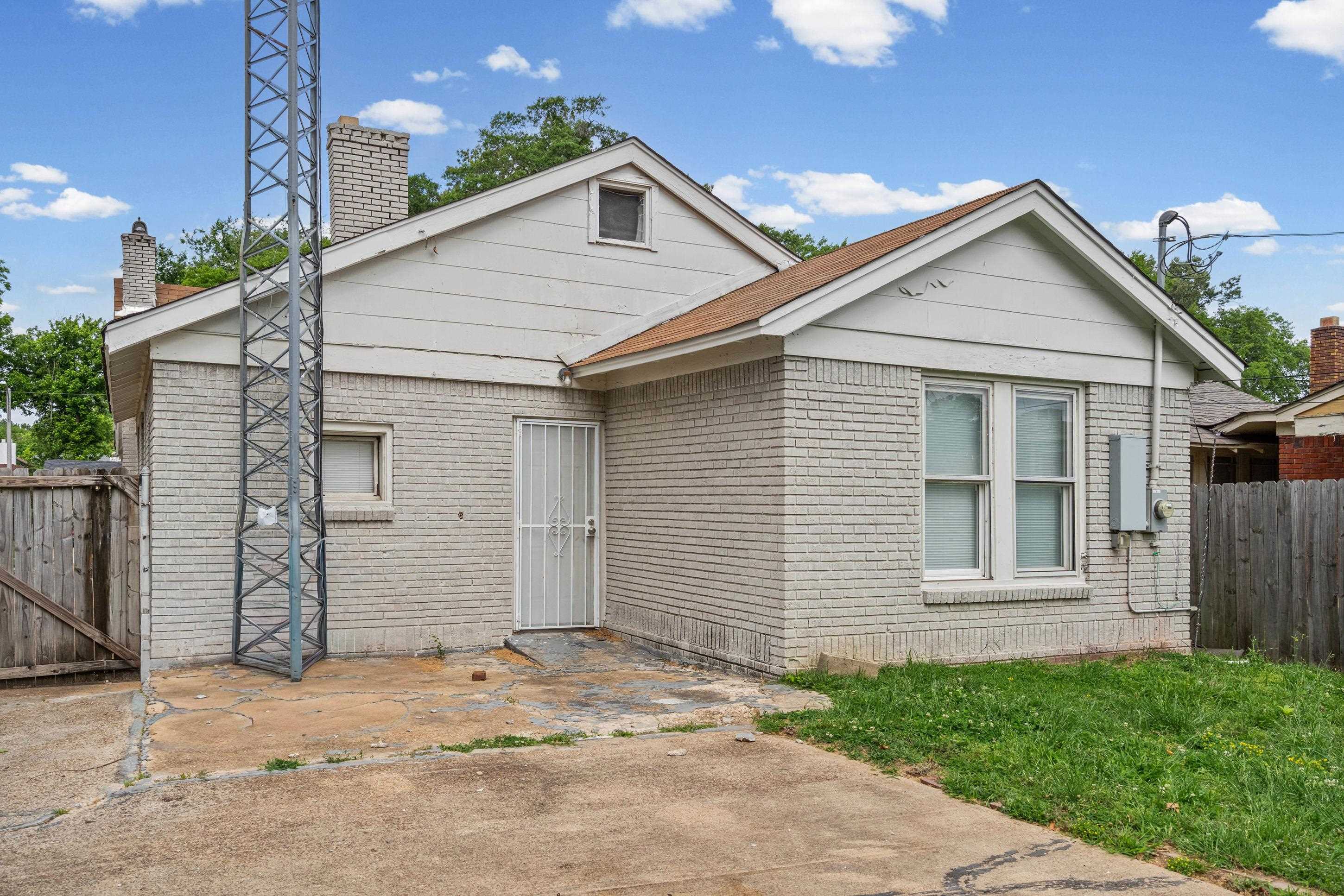 930 Evergreen St Property Photo 19