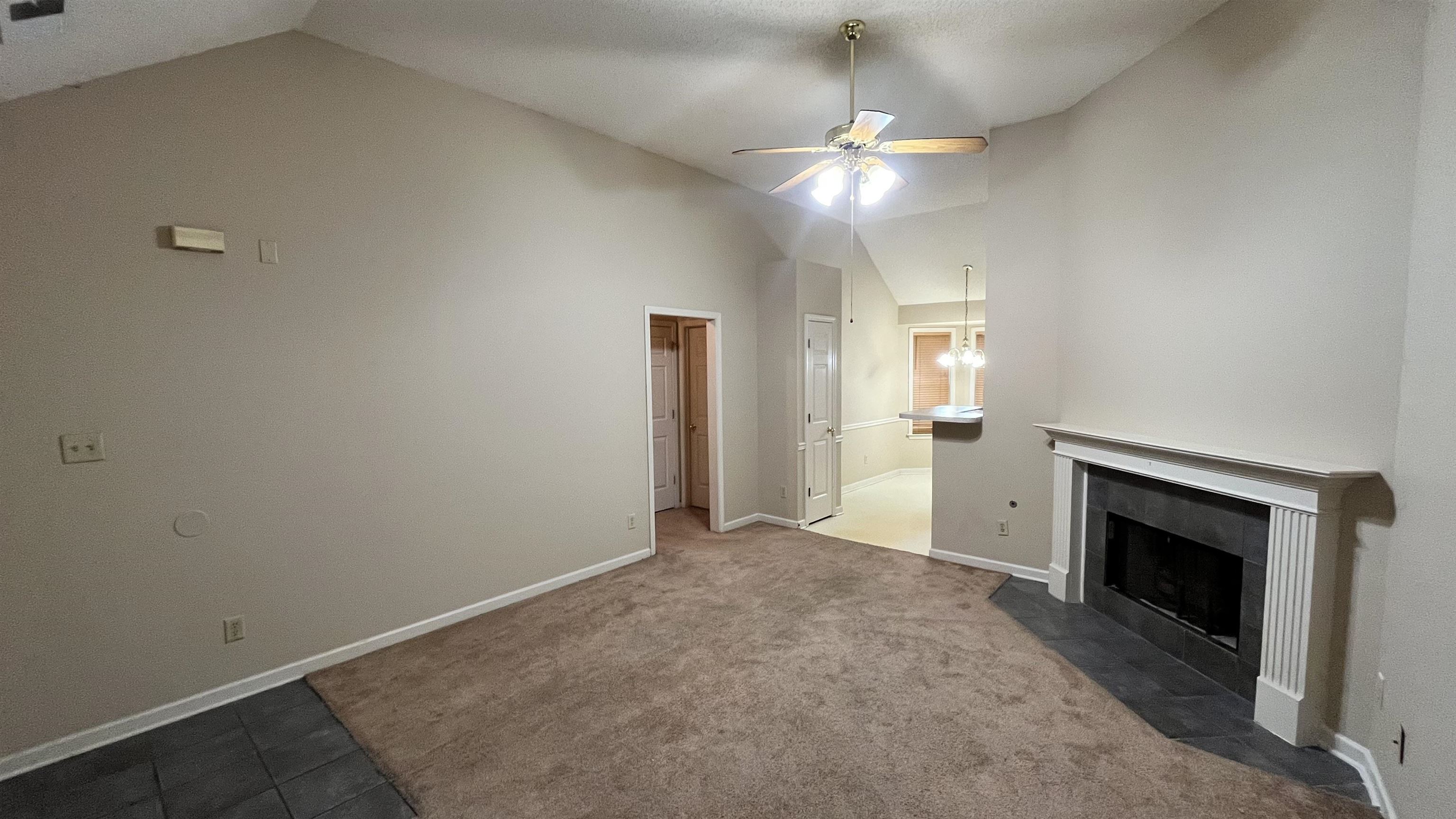 7276 Amberly Way Dr Property Photo 2