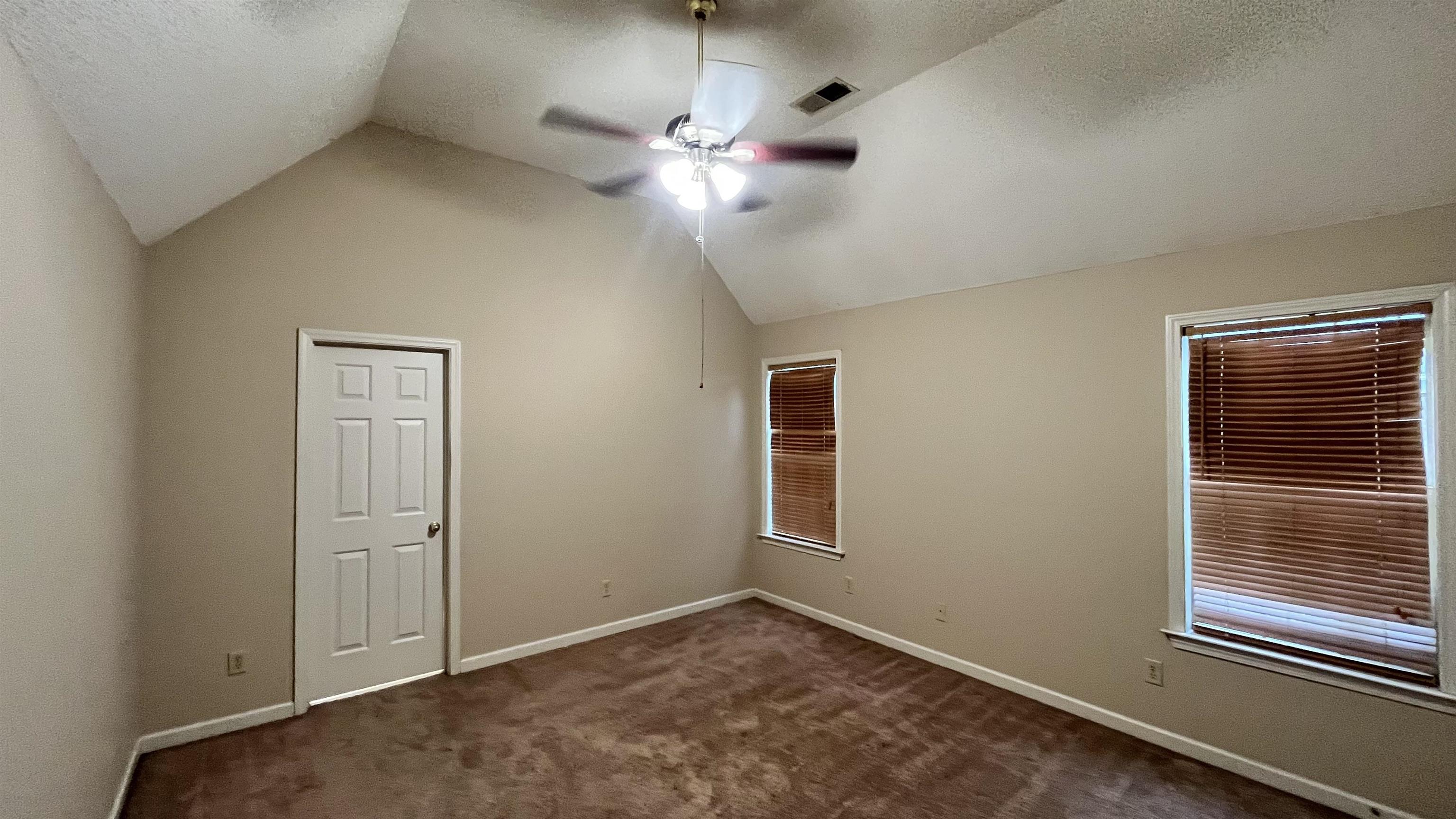 7276 Amberly Way Dr Property Photo 8
