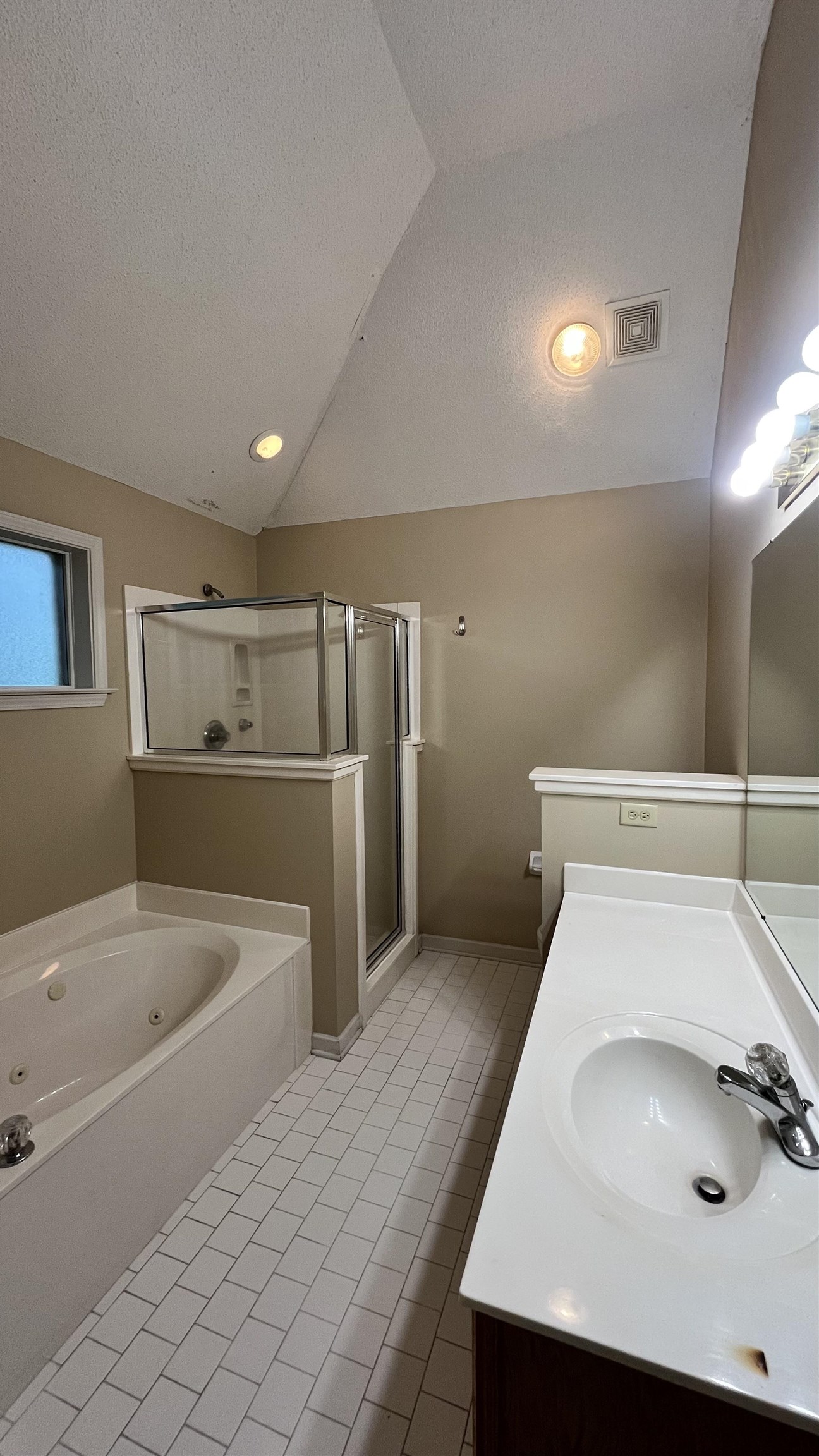 7276 Amberly Way Dr Property Photo 12