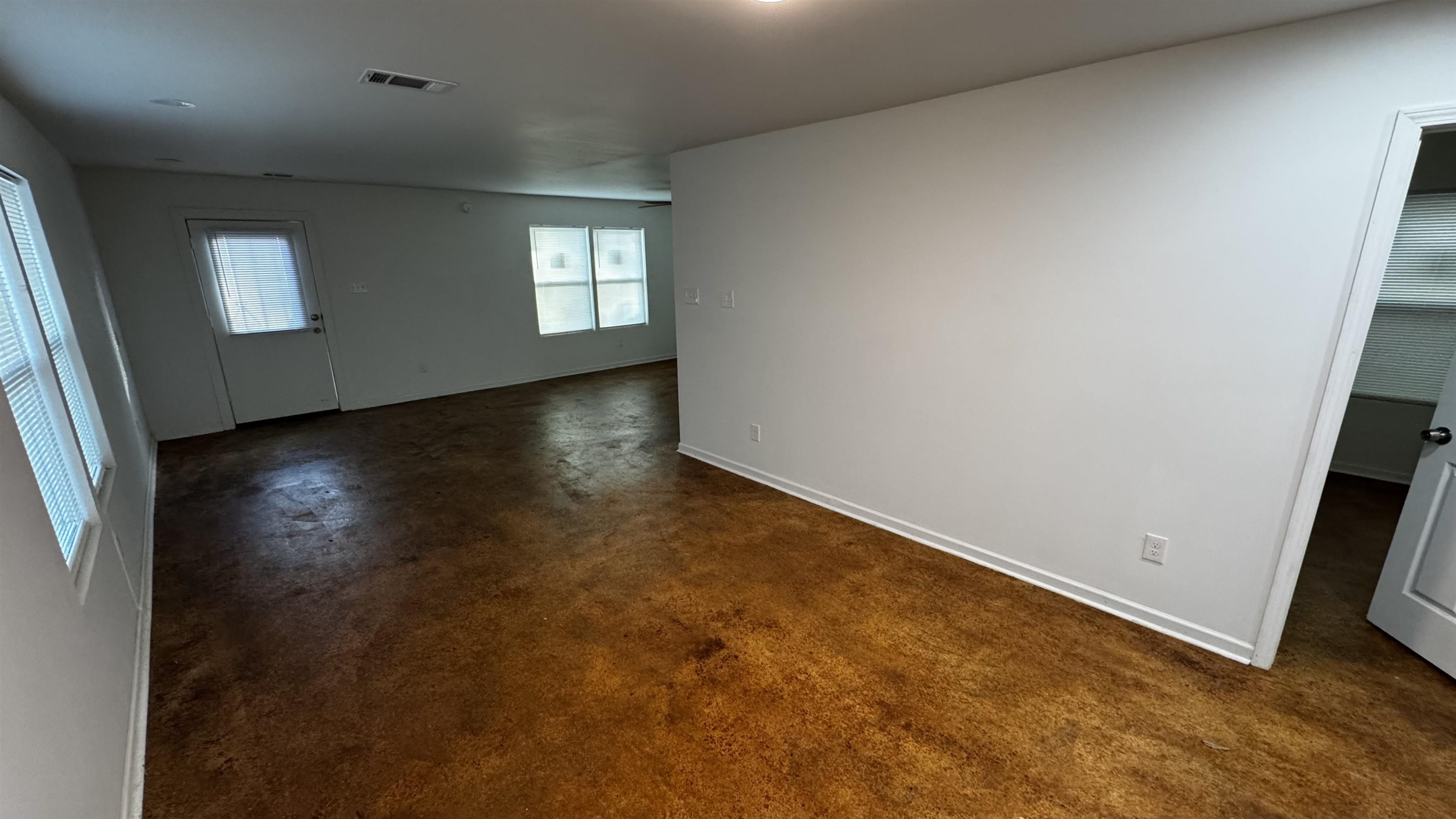 3021 Chelsea Ave Property Photo 2