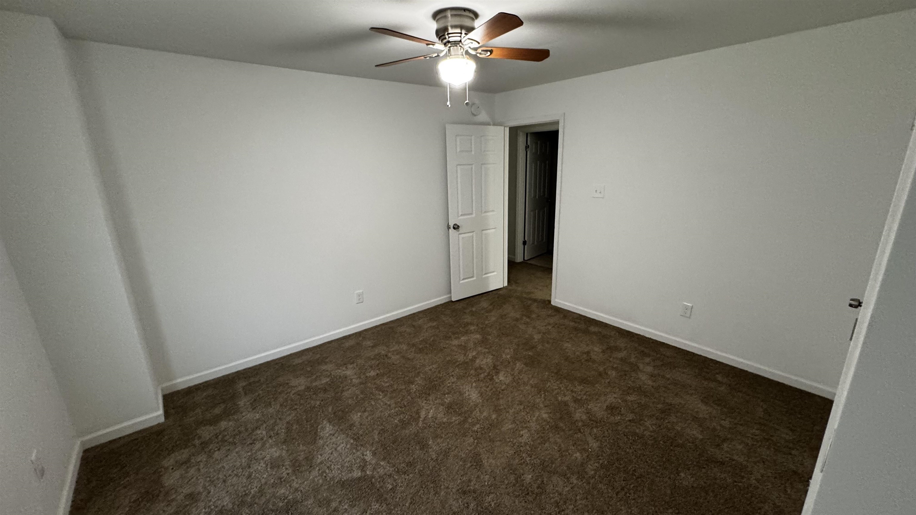 3021 Chelsea Ave Property Photo 3