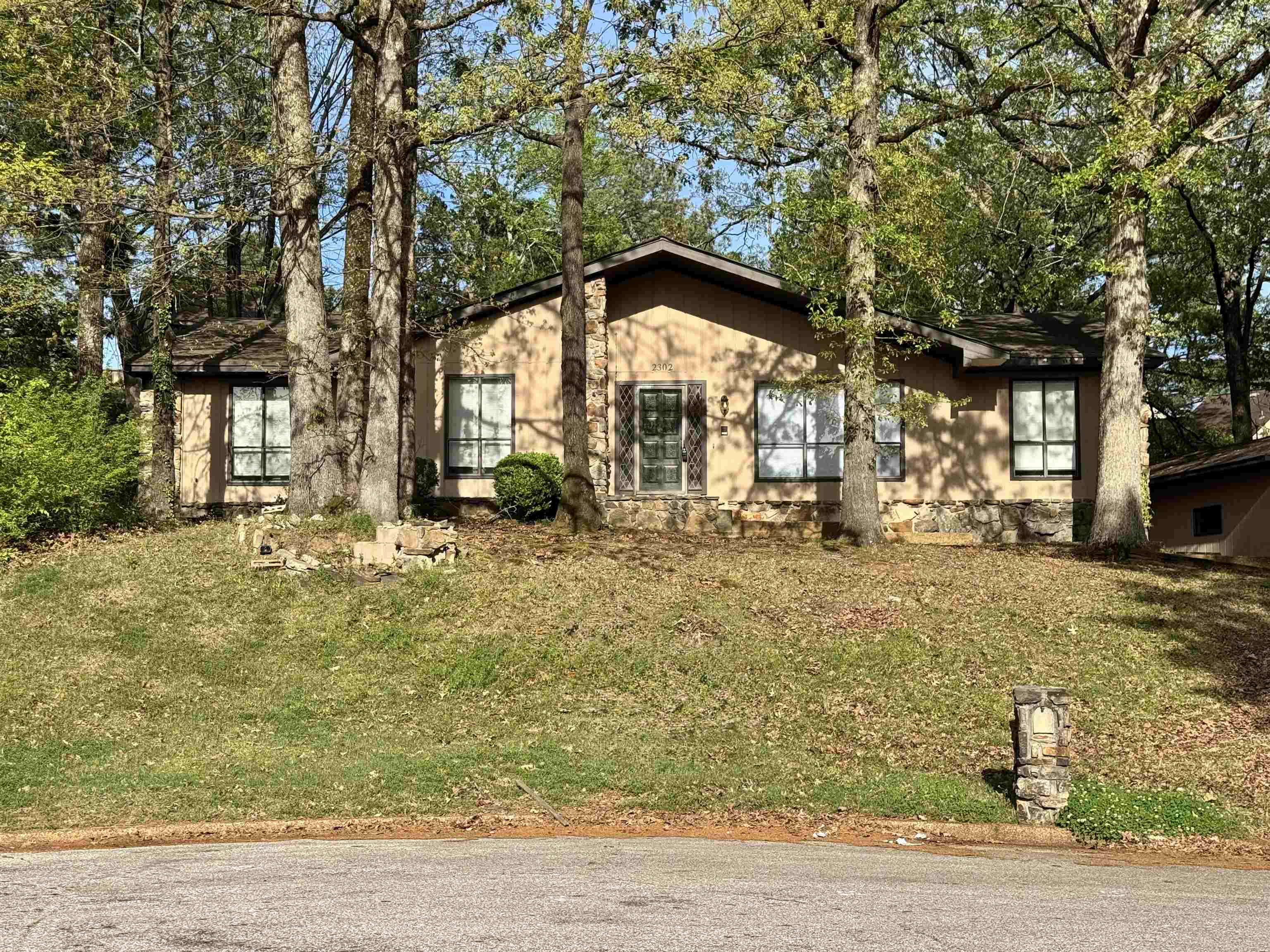 2302 Hawksmoor Pl Property Photo 1