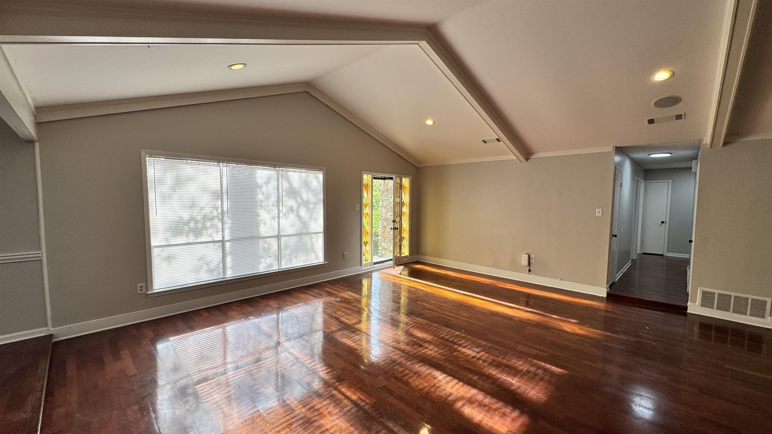 2302 Hawksmoor Pl Property Photo 4